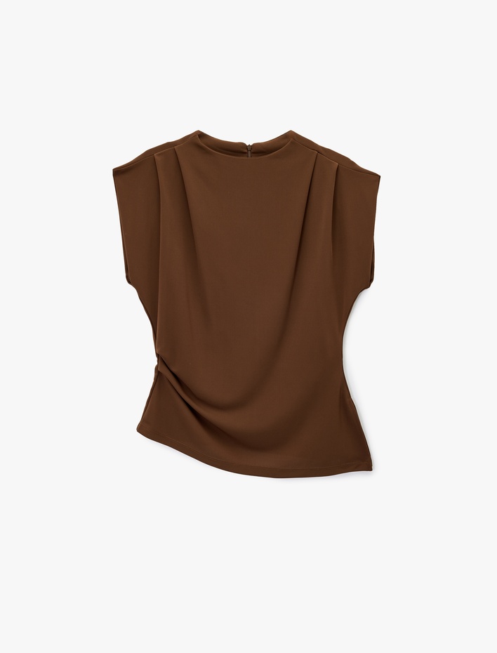  Asimetrik Drape Detaylı Kolsuz Bluz