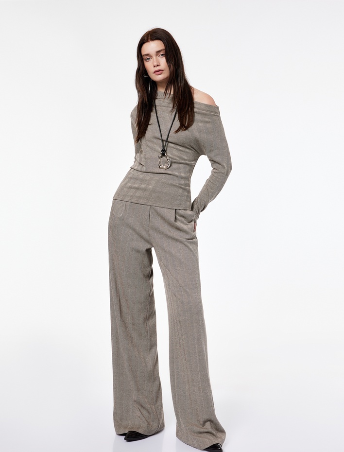  Koton X Şahika Ercümen - Slim Fit Uzun Kollu Asimetrik Yaka Açık Omuz Bluz