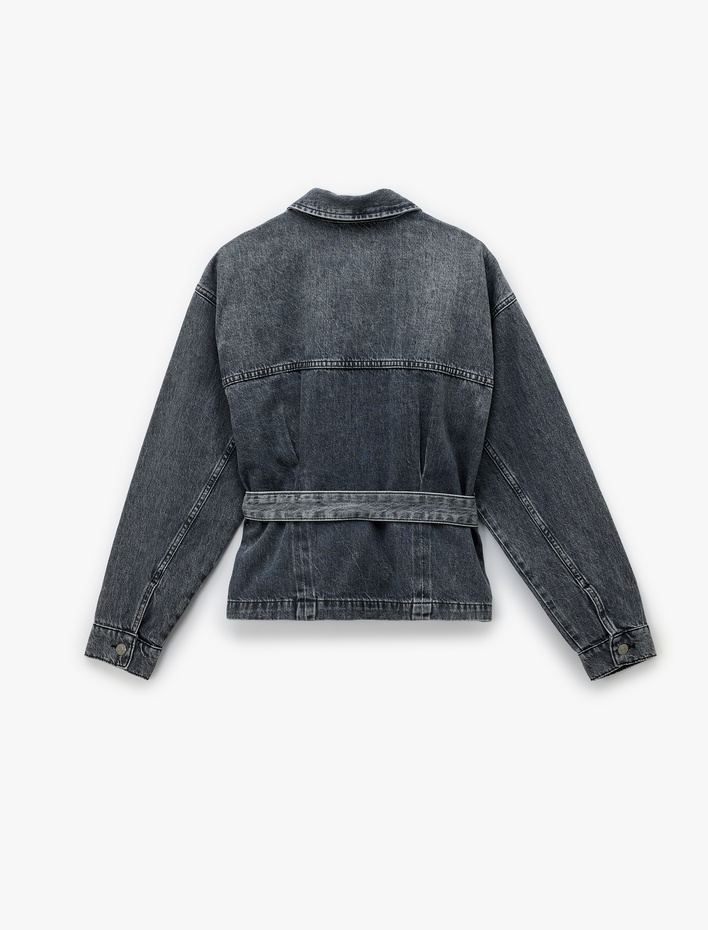  Klasik Yaka Kemer Detaylı Düğmeli Cepli Yıkamalı Denim Ceket