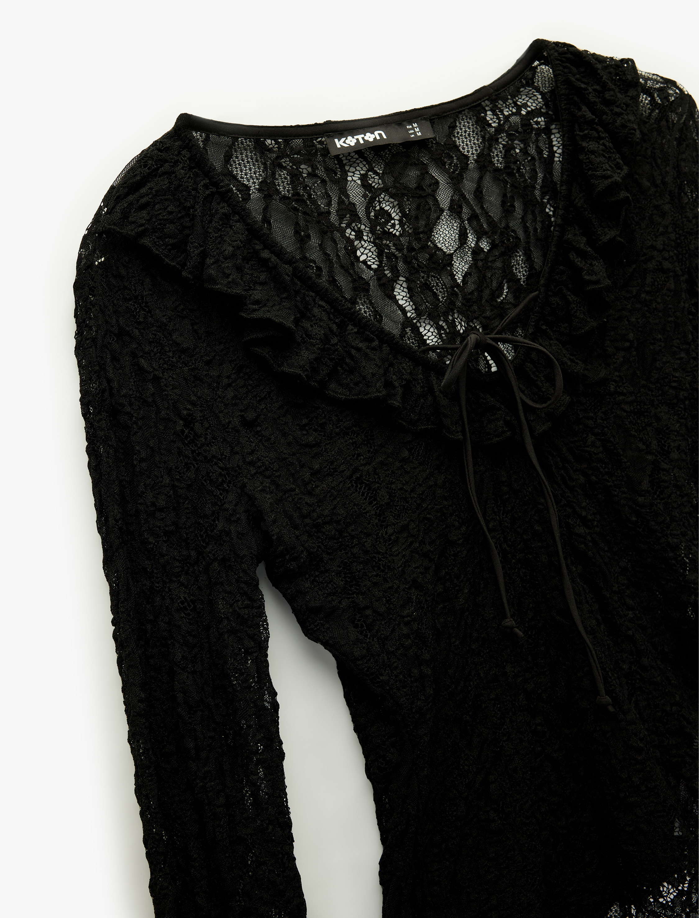   Slim Fit Uzun Kollu Fırfır Detaylı Fiyonklu V Yaka Dantelli Bluz