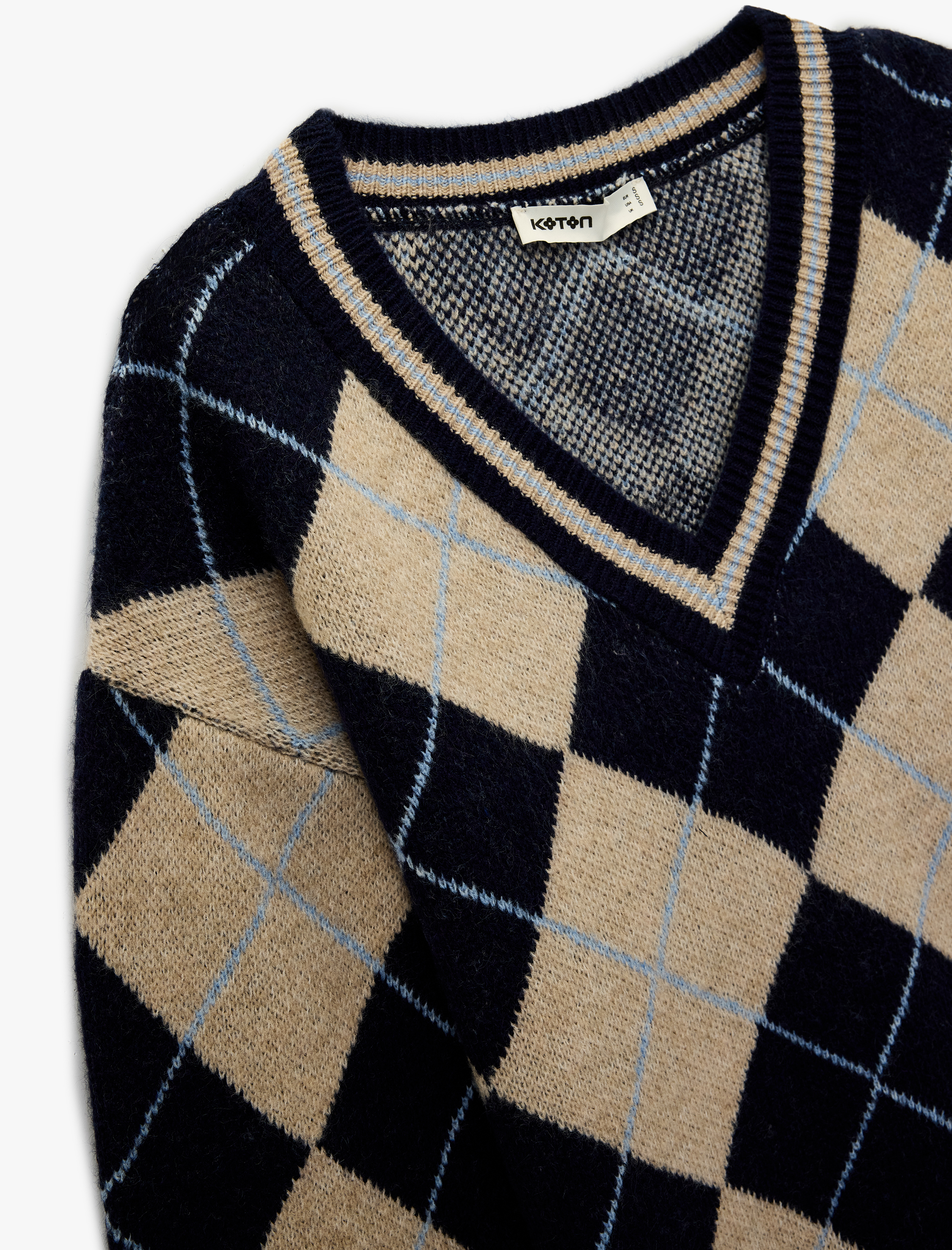   Uzun Kollu V Yaka Baklava Desenli Triko Kazak