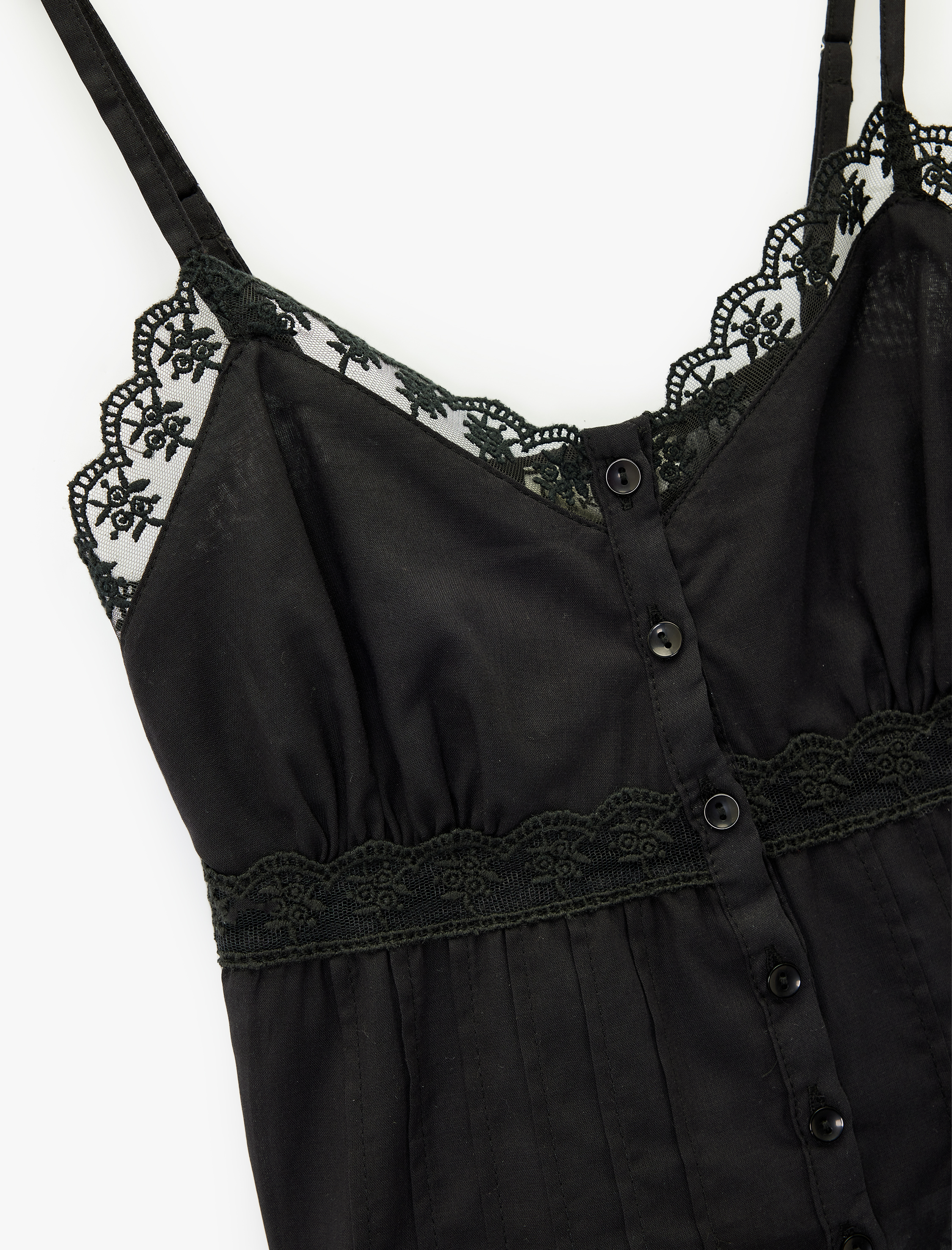   Dantel Detaylı İp Askılı Düğmeli V Yaka Bluz