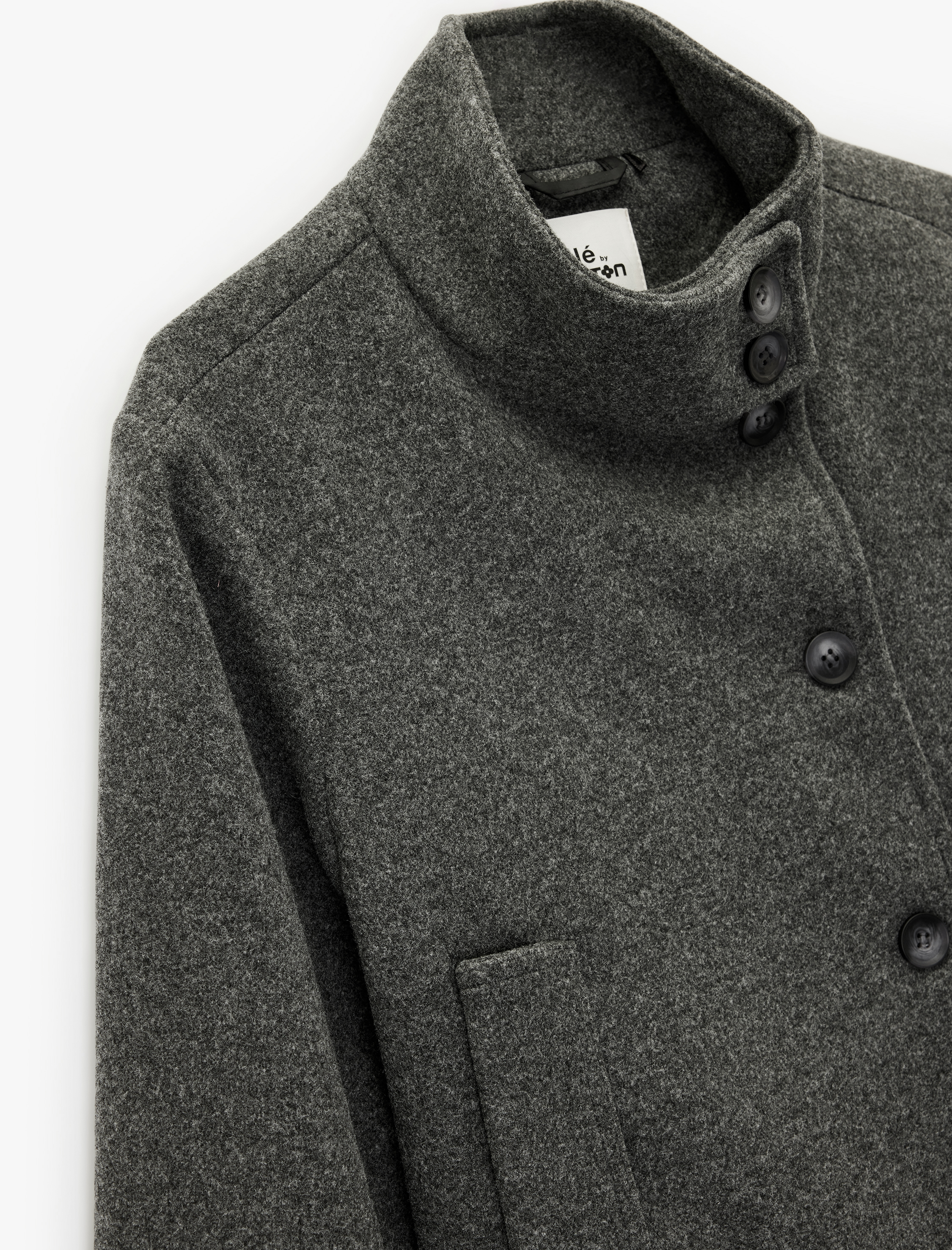   Düğmeli Cep Detaylı Uzun Kollu Dik Yaka Mont