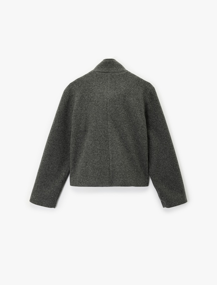  Düğmeli Cep Detaylı Uzun Kollu Dik Yaka Mont