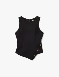 Asimetrik Kesim Aksesuar Detaylı Bisiklet Yaka Kolsuz Bluz