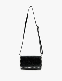 Metal Aksesuarlı Suni Deri Askılı Çapraz Çanta