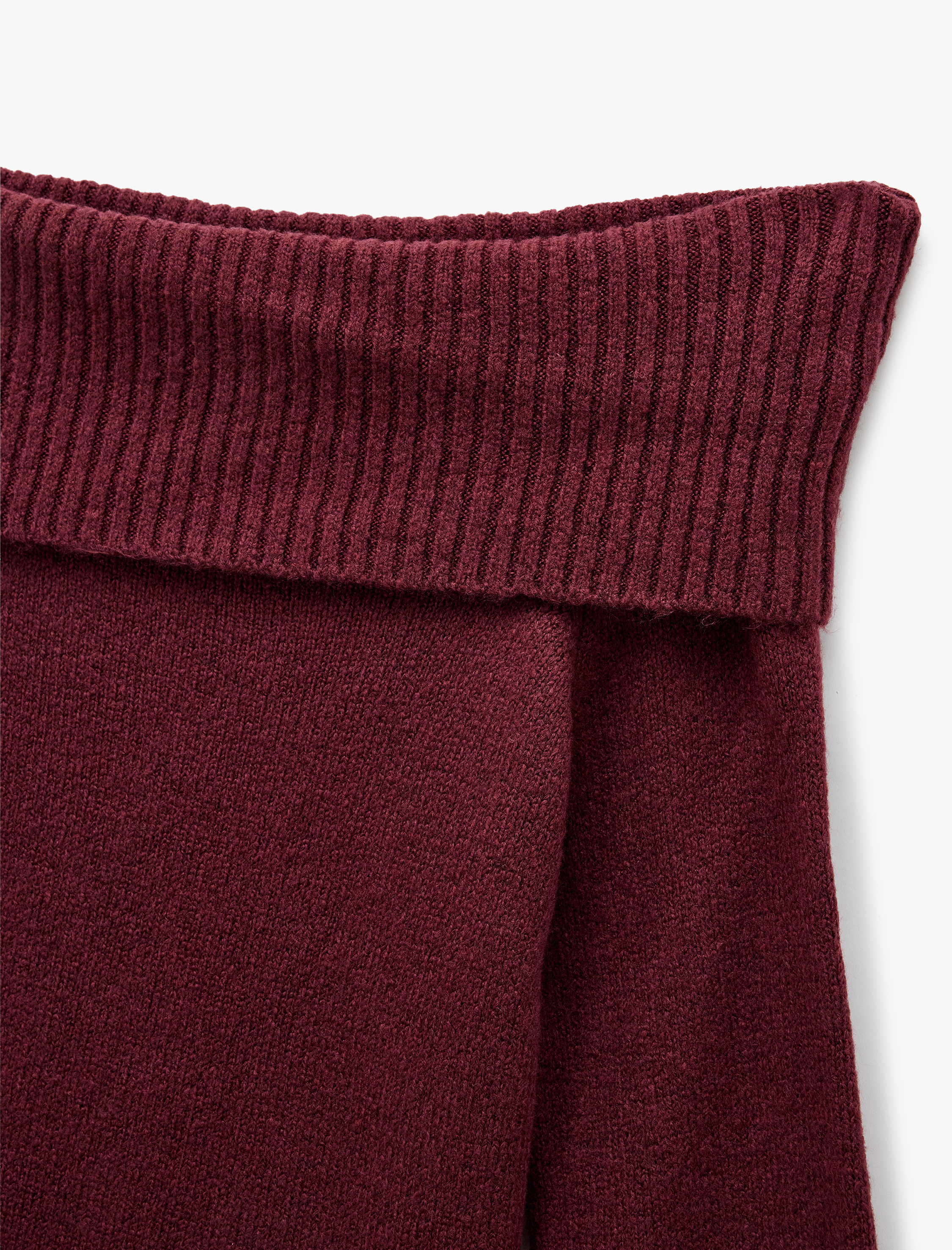   Madonna Yaka Omzu Açık Triko Kazak