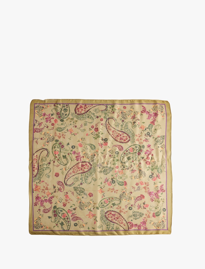 Kadın Çiçek Desenli Saten Kare Şal