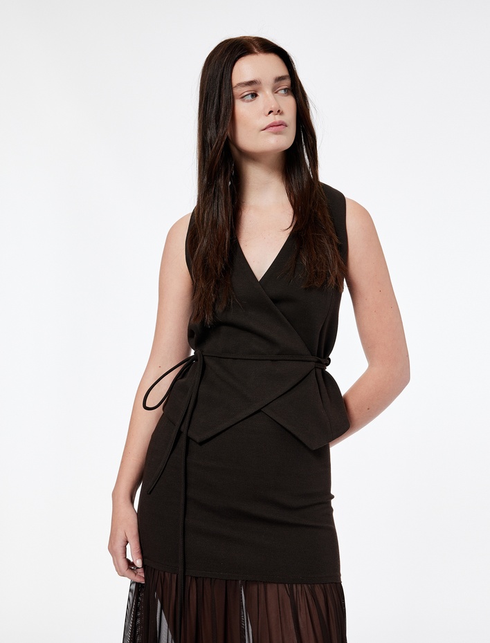  Koton X Şahika Ercümen - V Yaka Kemerli Kruvaze Yelek