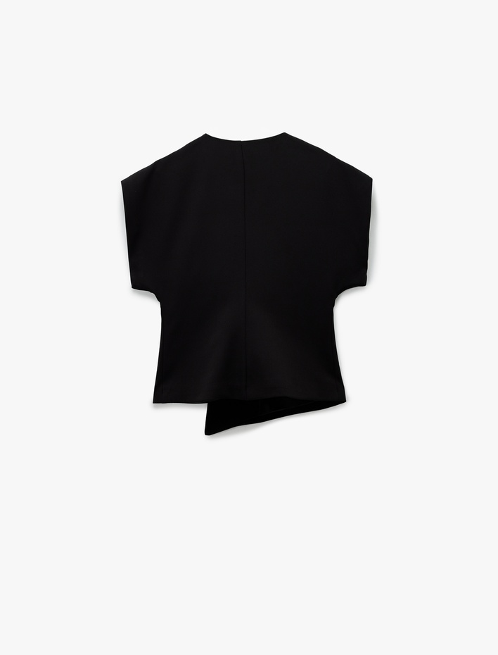  Kolsuz Metal Aksesuarlı Düğmeli Asimetrik Kruvaze Yaka Yelek