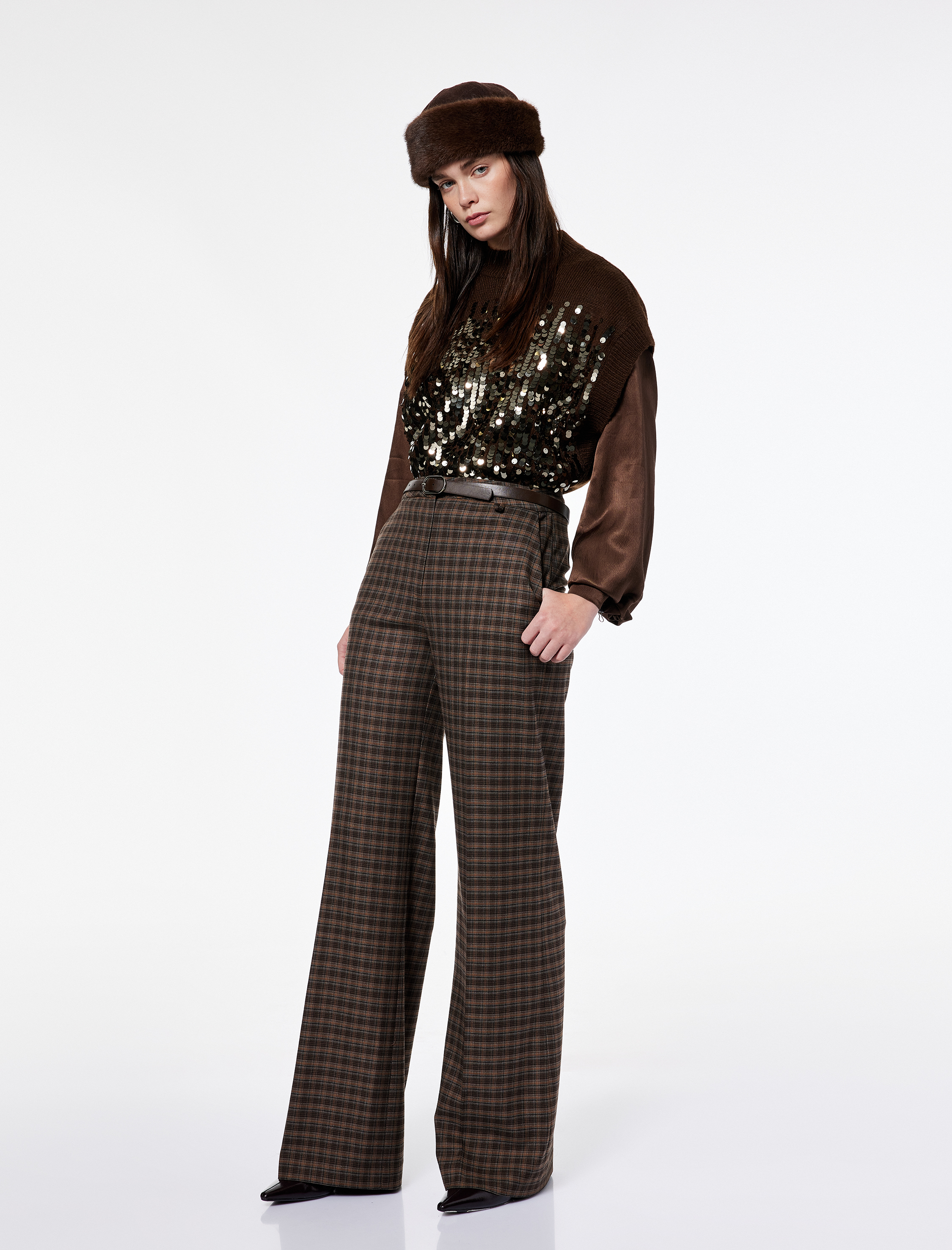   Koton X Şahika Ercümen - Dik Yaka Kolsuz Pul Payet Detaylı Triko Süveter