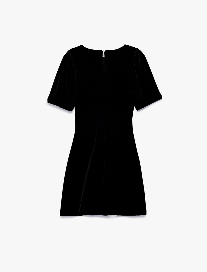  Bisiklet Yaka A Kesim Kısa Kollu Mini Kadife Elbise