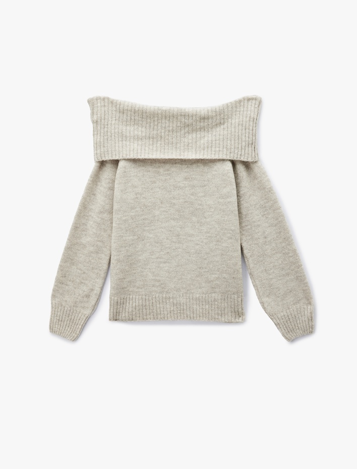  Madonna Yaka Omzu Açık Triko Kazak