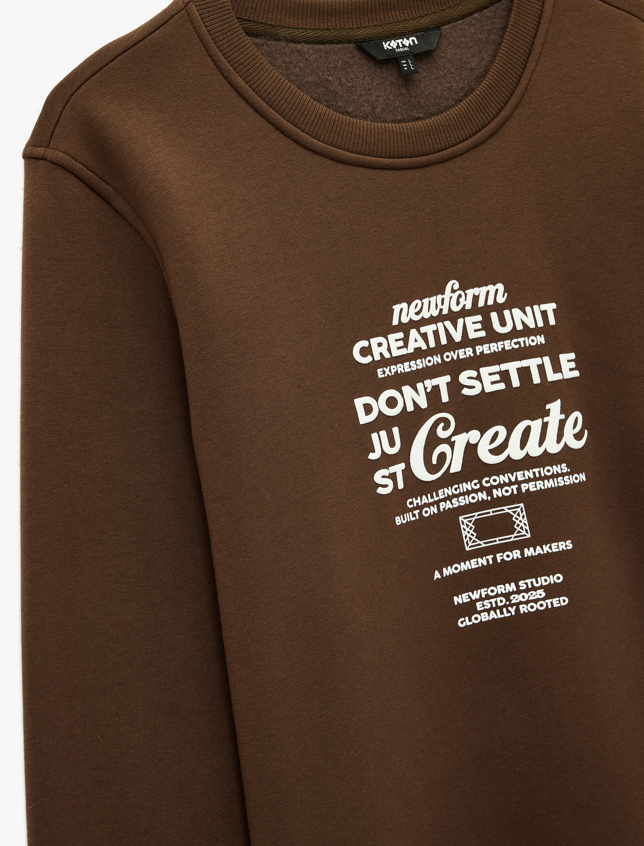   Regular Fit Uzun Kollu Şardonlu Bisiklet Yaka Baskılı Sweatshirt