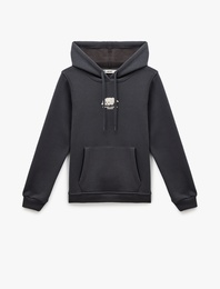 Şardonlu Uzun Kollu Cepli Köpek Nakış Detaylı Kapüşonlu Sweatshirt