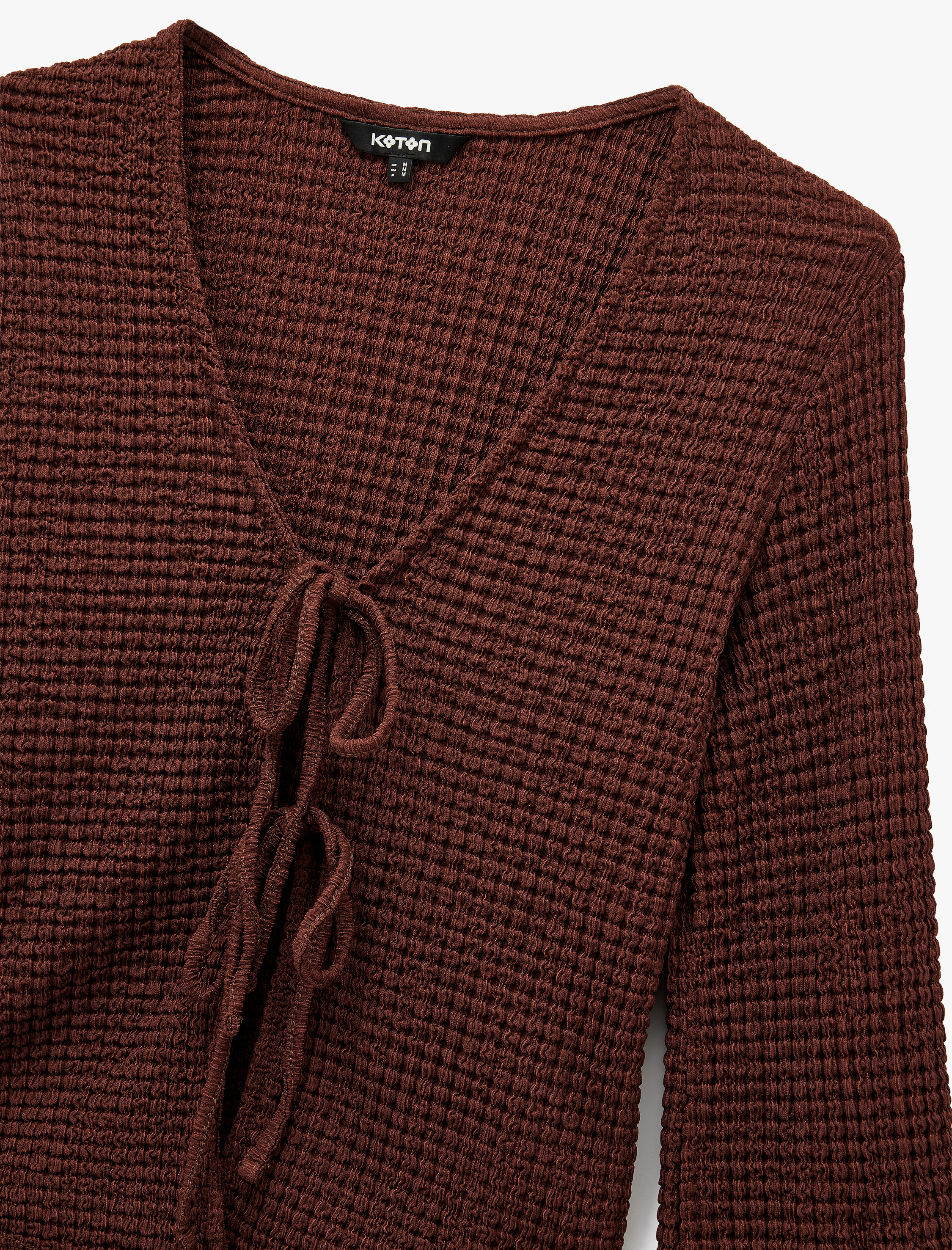   Slim Fit Uzun Kollu V Yaka Fiyonk Bağlama Detaylı Dokulu Bluz