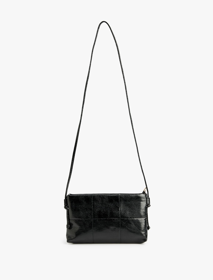 Kadın Metalik Görünümlü Fermuarlı Kapitoneli Askılı Omuz Çantası