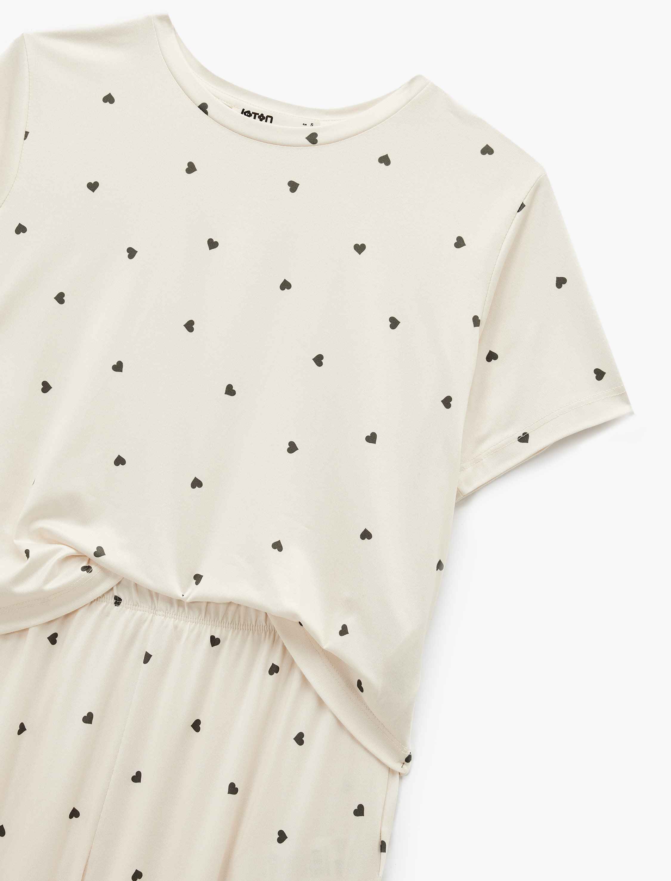   Kısa Kollu Bisiklet Yaka Puantiyeli Pijama Takımı