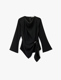 Uzun Kollu Degaje Yaka Metal Aksesuarlı Büzgülü Asimetrik Bluz