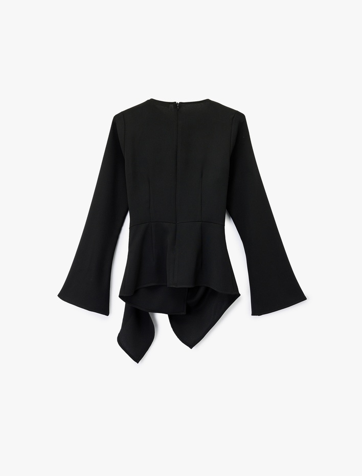  Uzun Kollu Degaje Yaka Metal Aksesuarlı Büzgülü Asimetrik Bluz