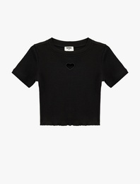 Pamuklu Kısa Kollu Kalp Pencere Detaylı Crop Tişört