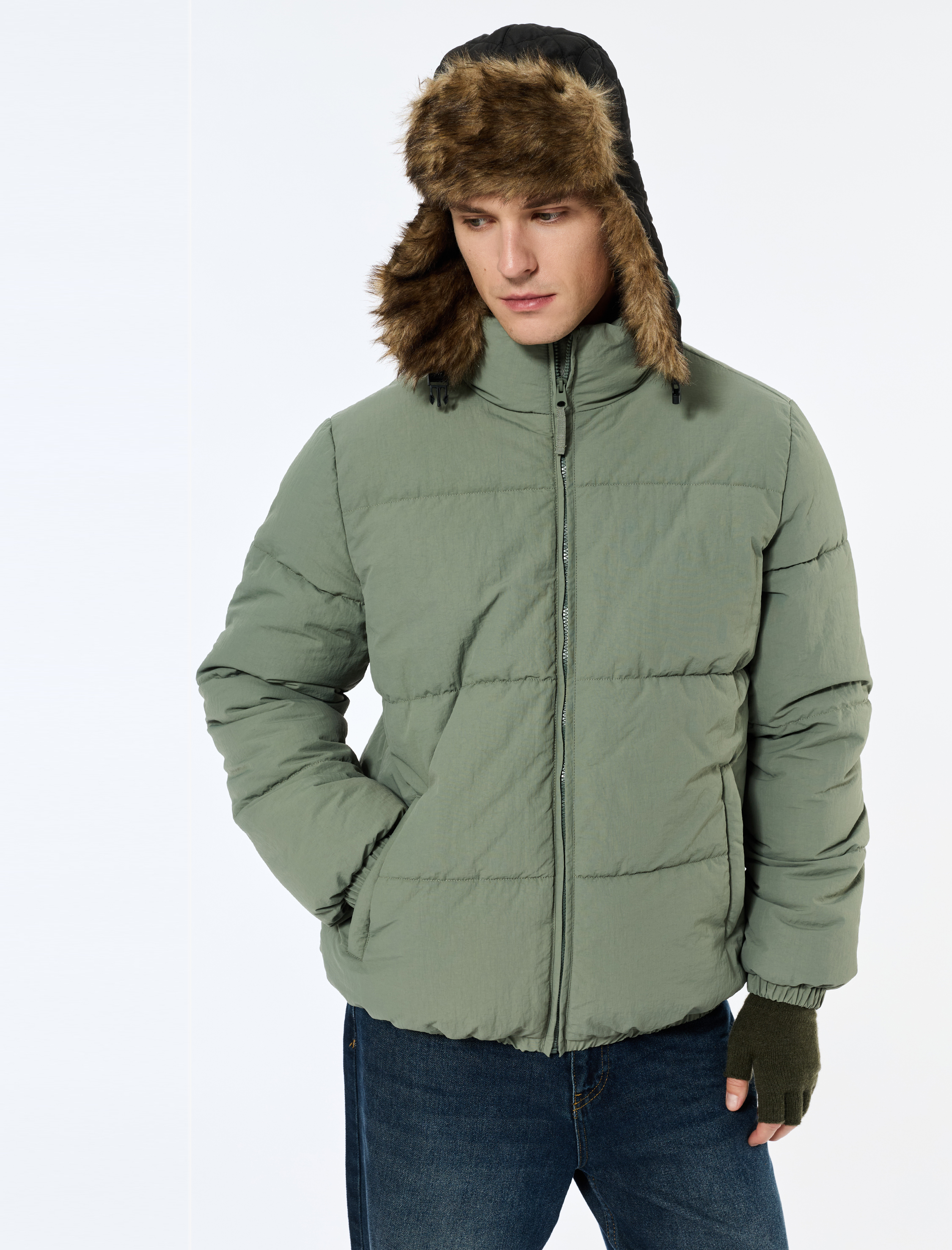   Dik Yaka Cep Detaylı Fermuarlı Kışlık Şişme Mont