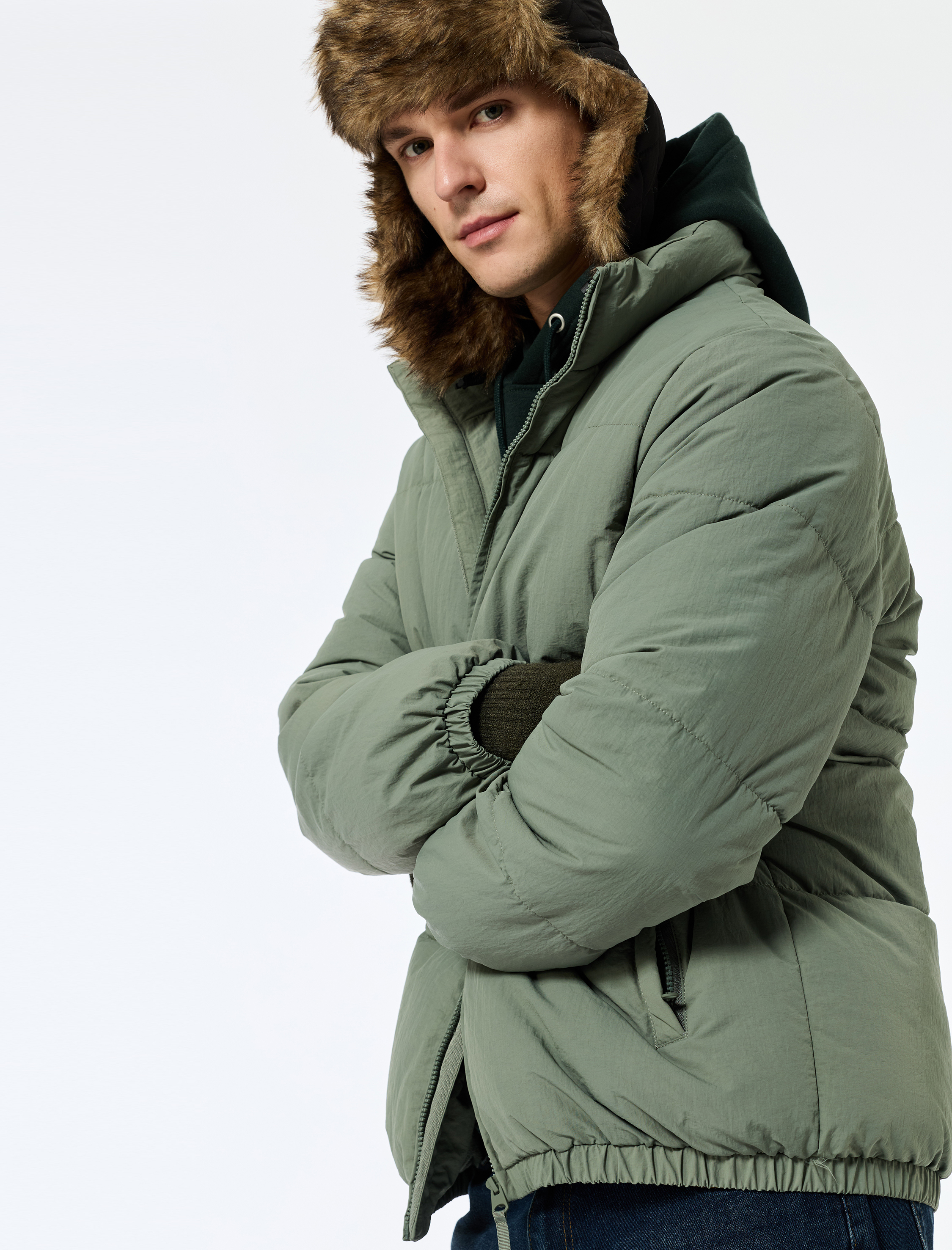   Dik Yaka Cep Detaylı Fermuarlı Kışlık Şişme Mont