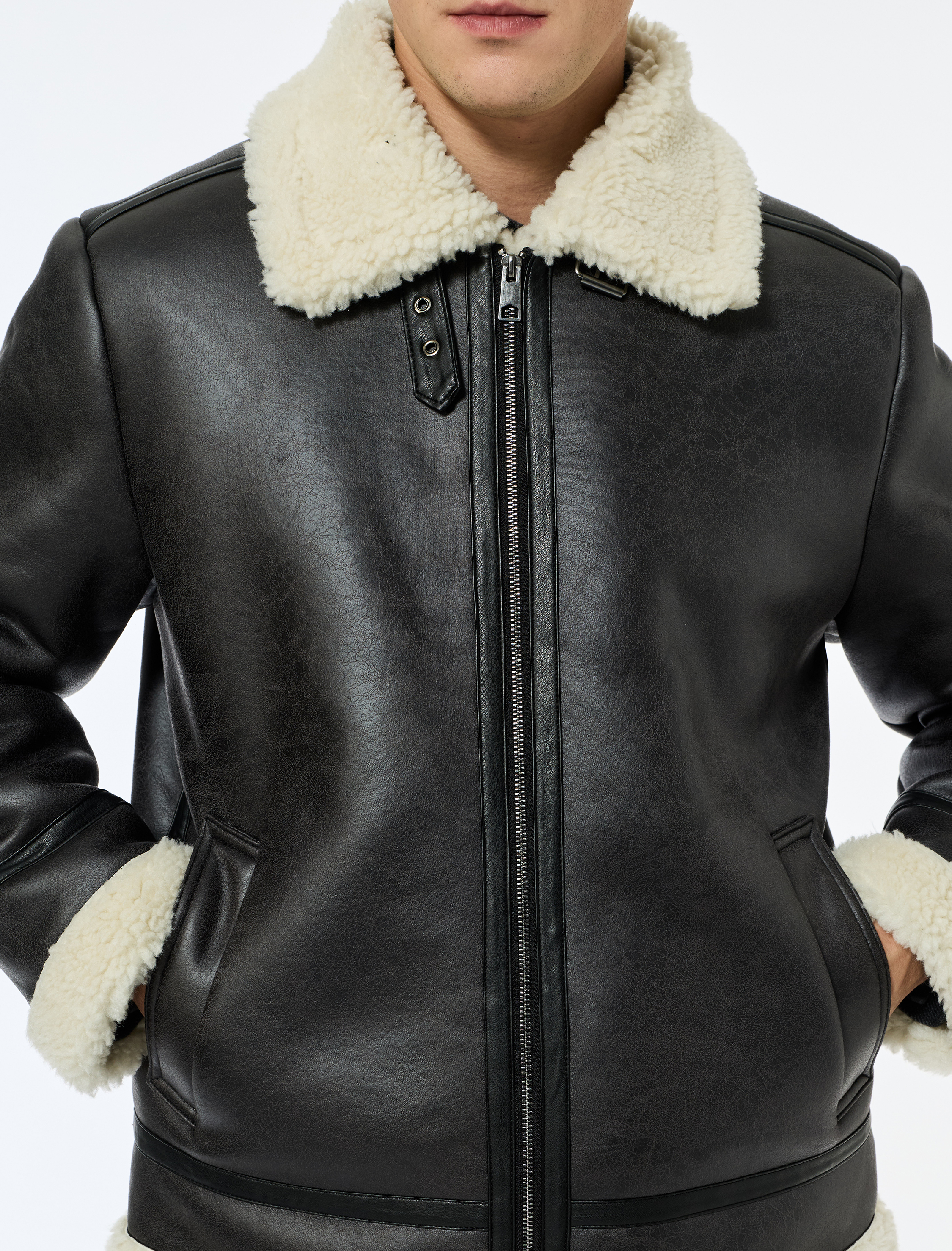   Kapaklı Cepli Çıtçıt Düğme Detaylı Slim Fit İçi Peluş Yaka Suni Süet Ceket