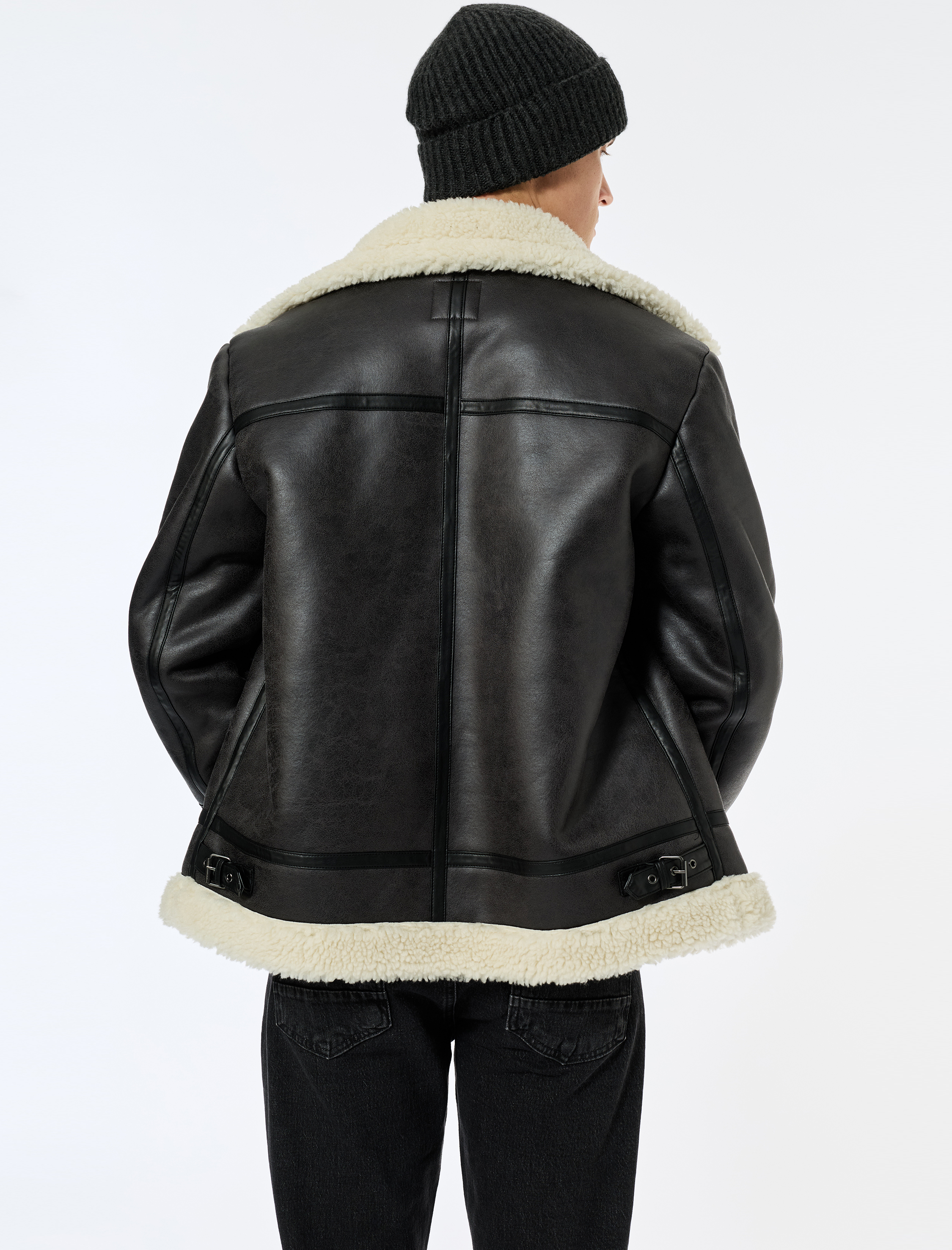   Kapaklı Cepli Çıtçıt Düğme Detaylı Slim Fit İçi Peluş Yaka Suni Süet Ceket