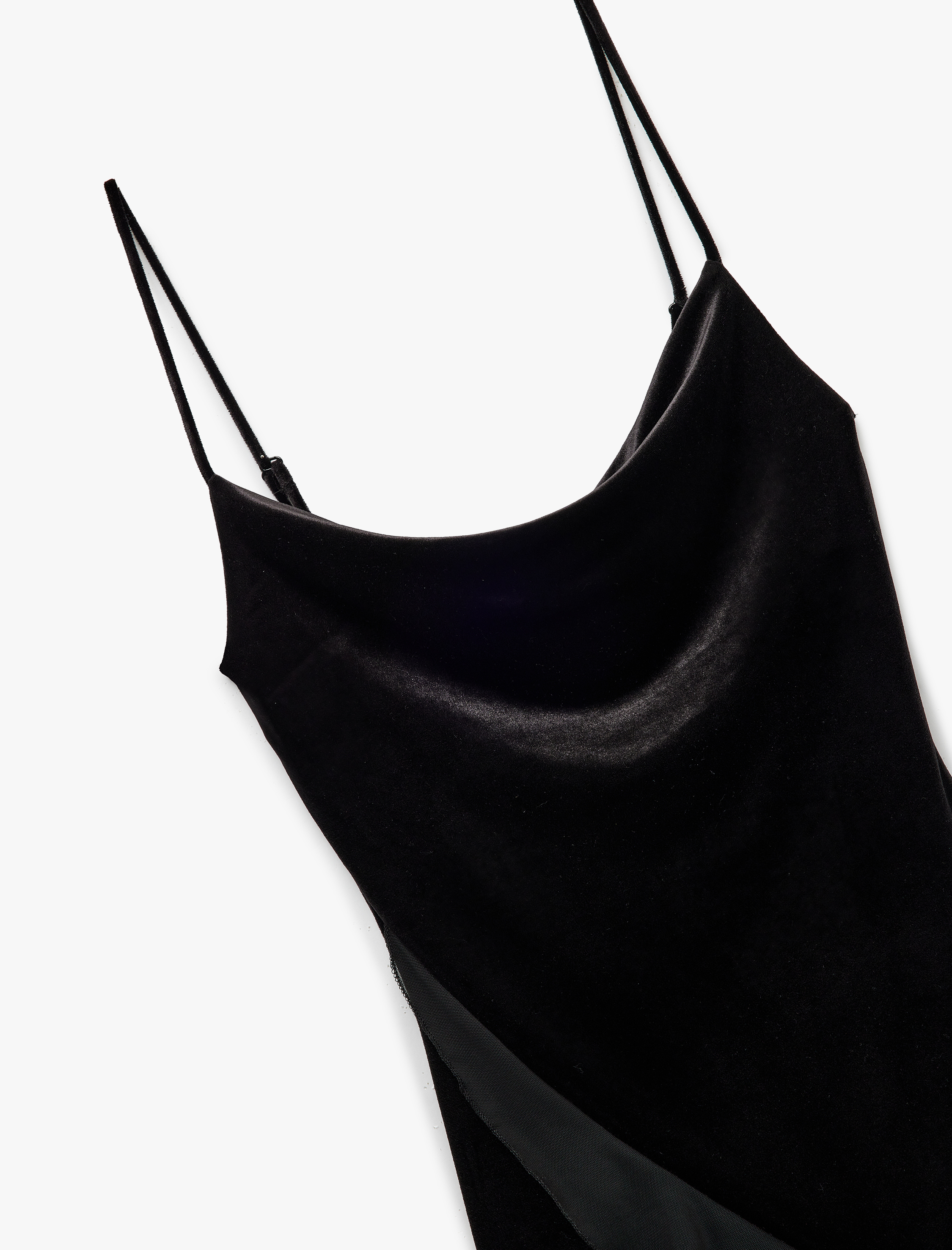   Degaje Yaka Kadife Volanlı Asimetrik Kesim Askılı Elbise