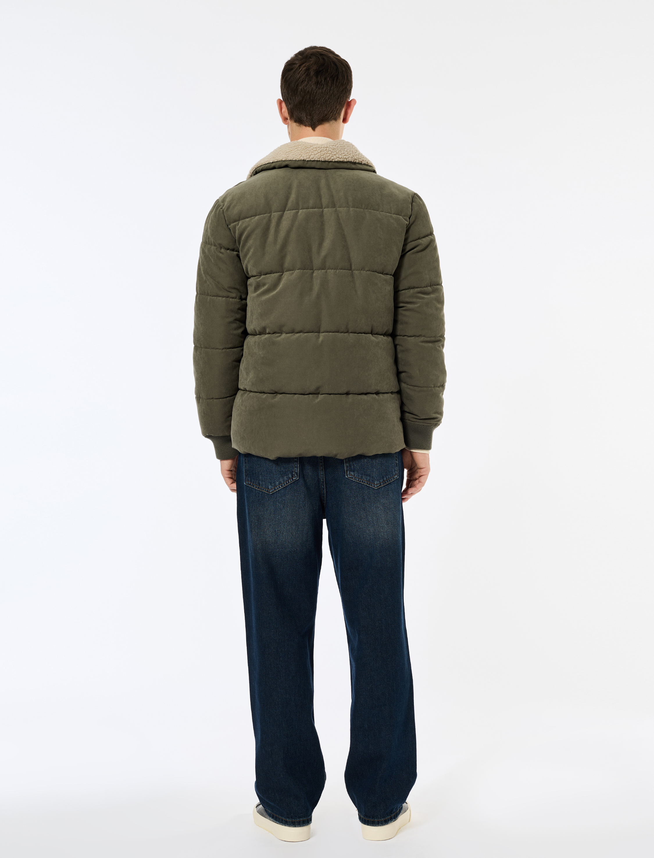   Uzun Kollu Cep Detaylı Fermuarlı Peluş Yaka Kışlık Ceket