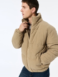 Dik Yaka Uzun Kollu Cep Detaylı Fermuarlı Fitilli Kadife Kışlık Şişme Mont