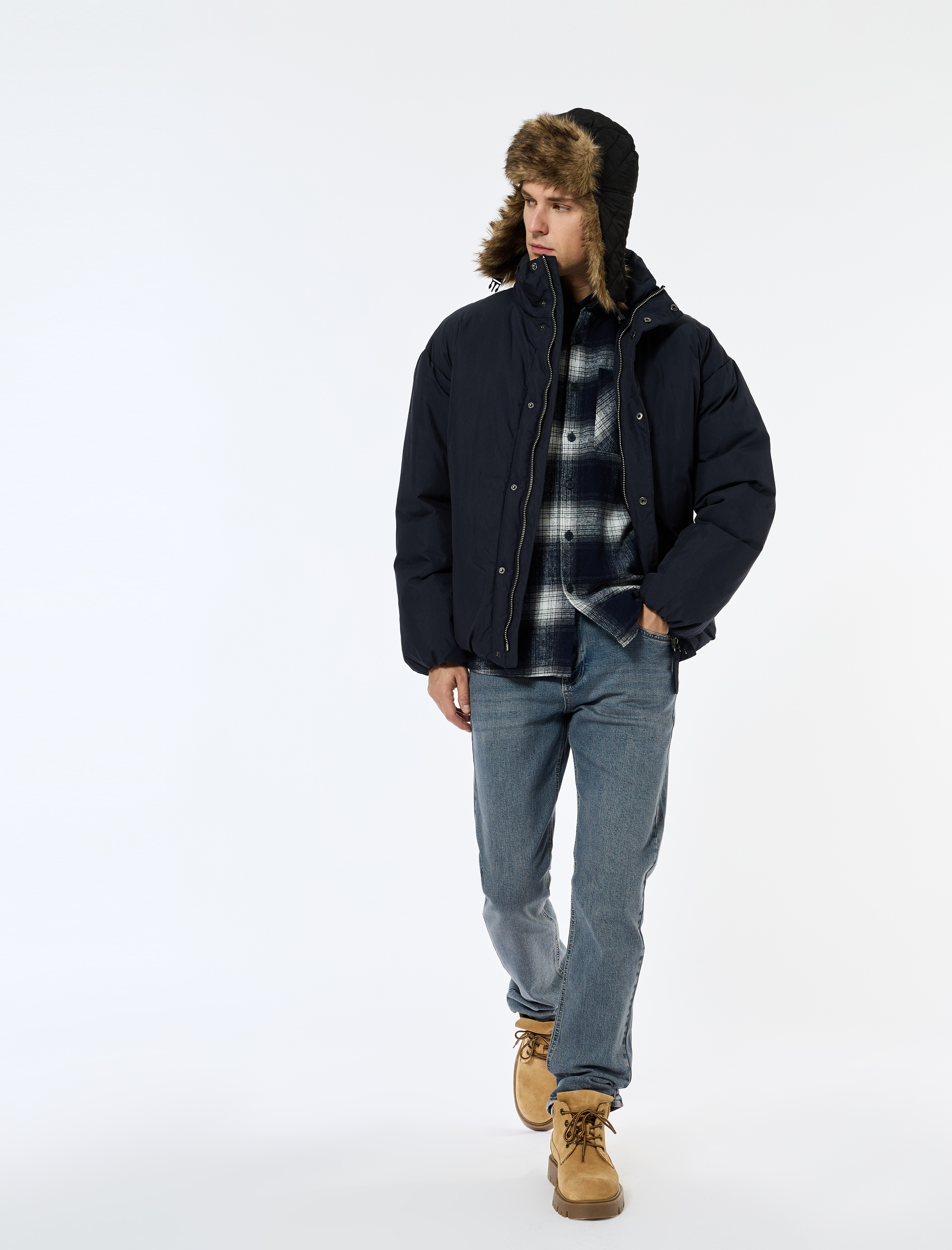   Uzun Kollu Fermuarlı Dik Yaka Kışlık Şişme Mont