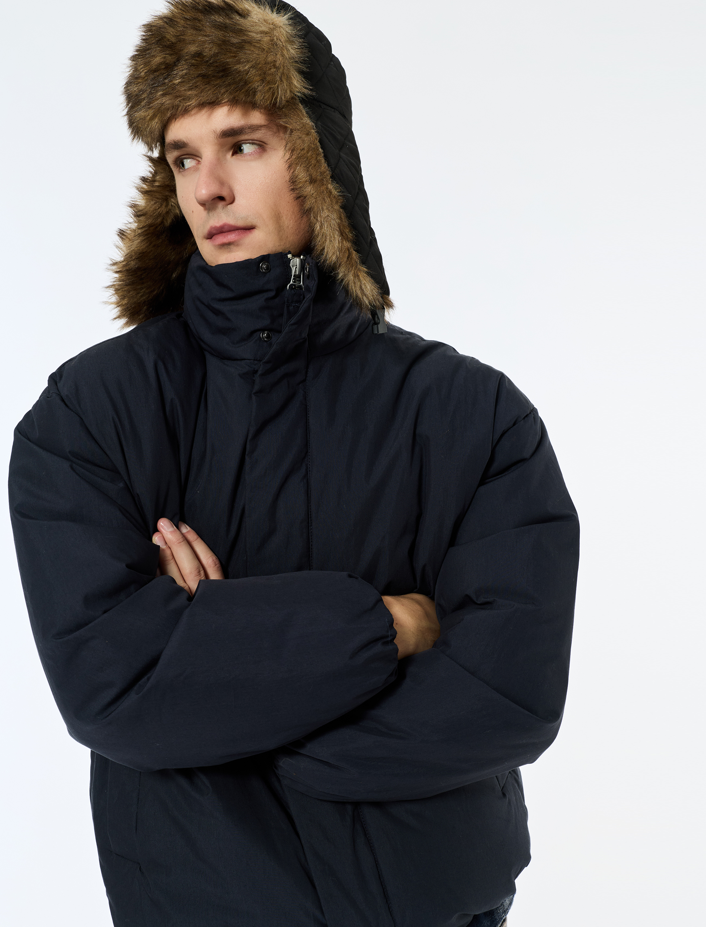   Uzun Kollu Fermuarlı Dik Yaka Kışlık Şişme Mont