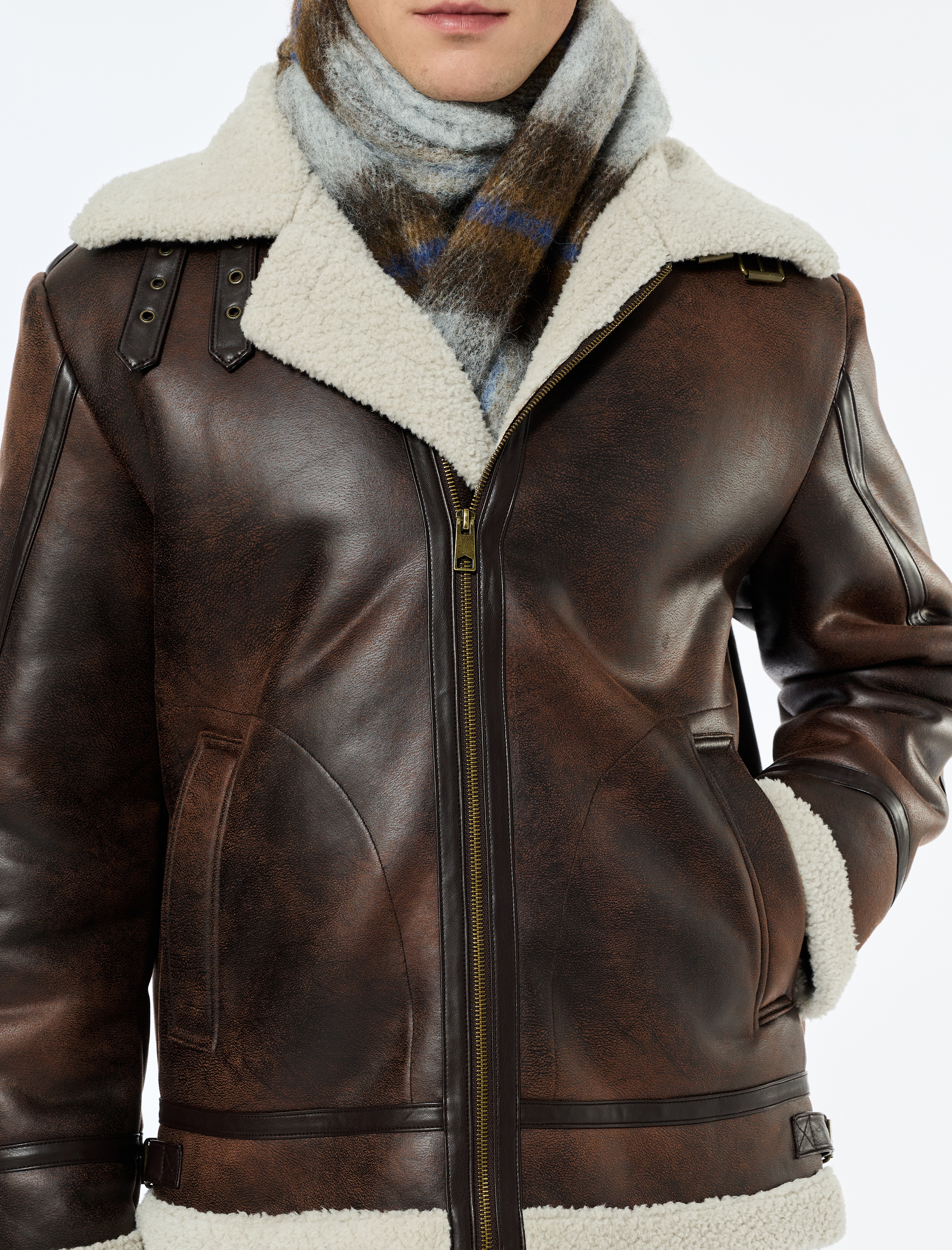   Peluş Yaka Uzun Kollu Cep Detaylı Fermuarlı Kışlık Suni Deri Ceket