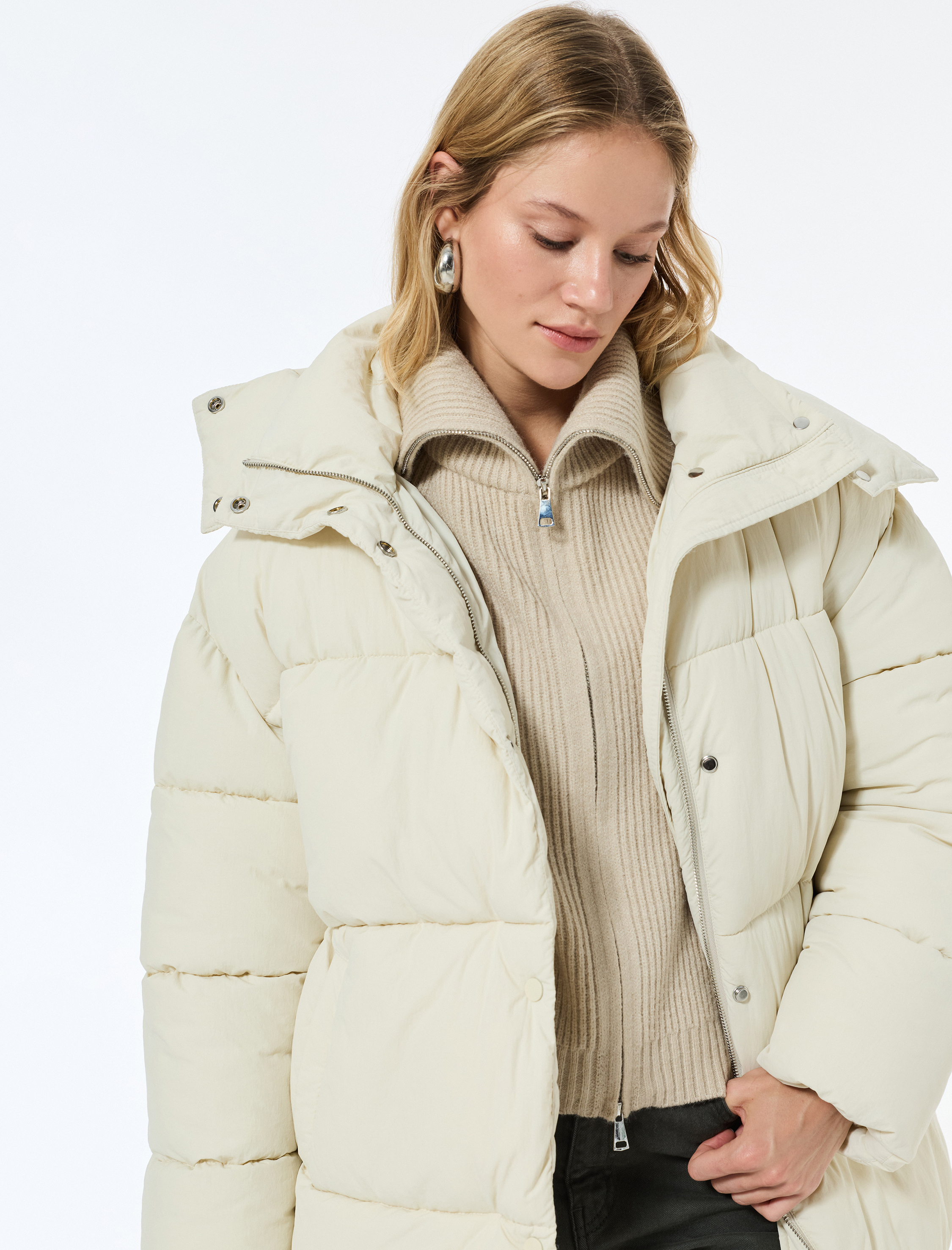   Fermuarlı Cepli Çıkarılabilir Kapüşonlu Uzun Kollu Su İtici Oversize Şişme Mont