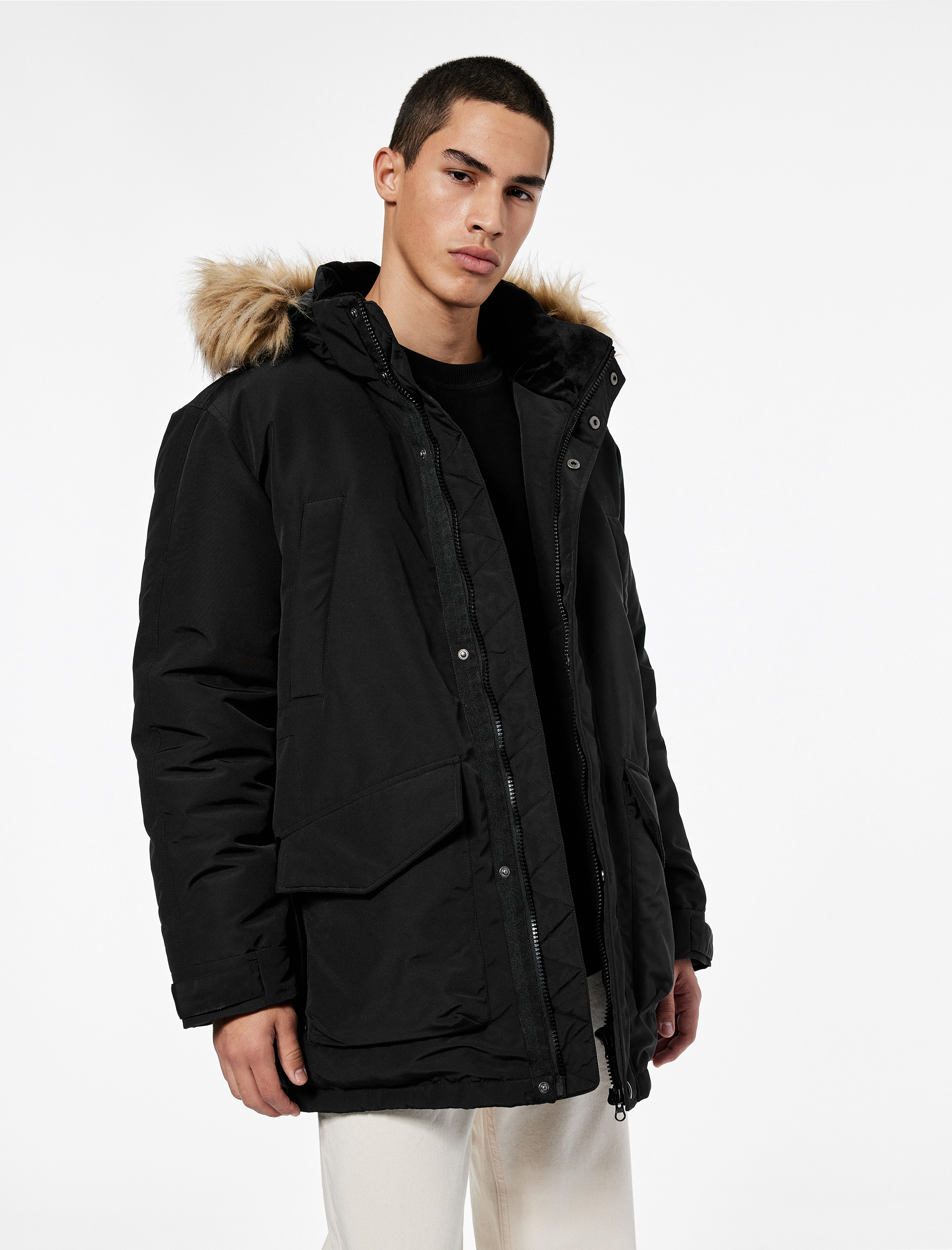   Uzun Kollu Kapaklı Cepli Suni Kürklü Kapşonlu Parka