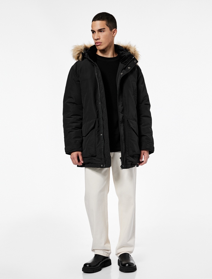  Uzun Kollu Kapaklı Cepli Suni Kürklü Kapşonlu Parka