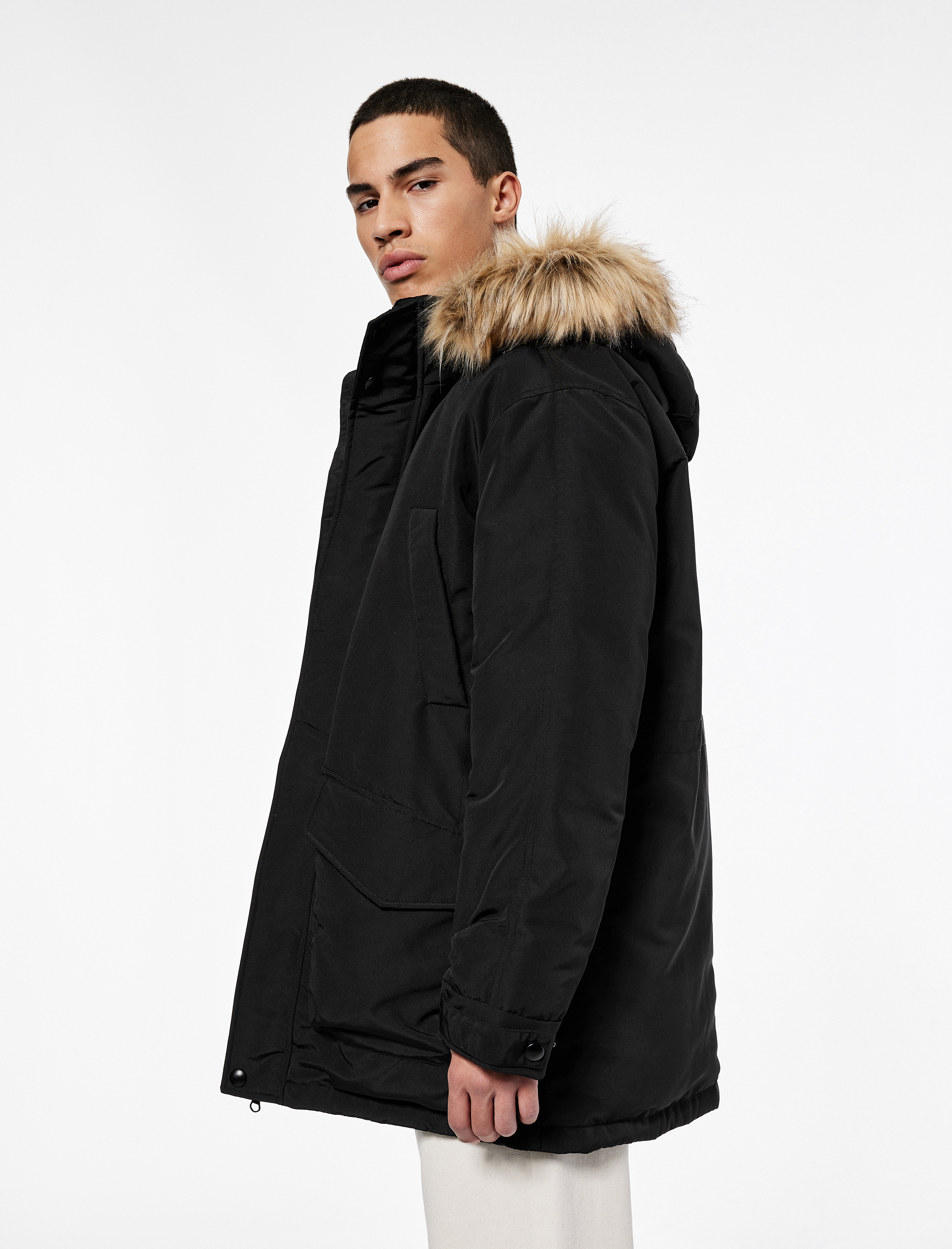   Uzun Kollu Kapaklı Cepli Suni Kürklü Kapşonlu Parka