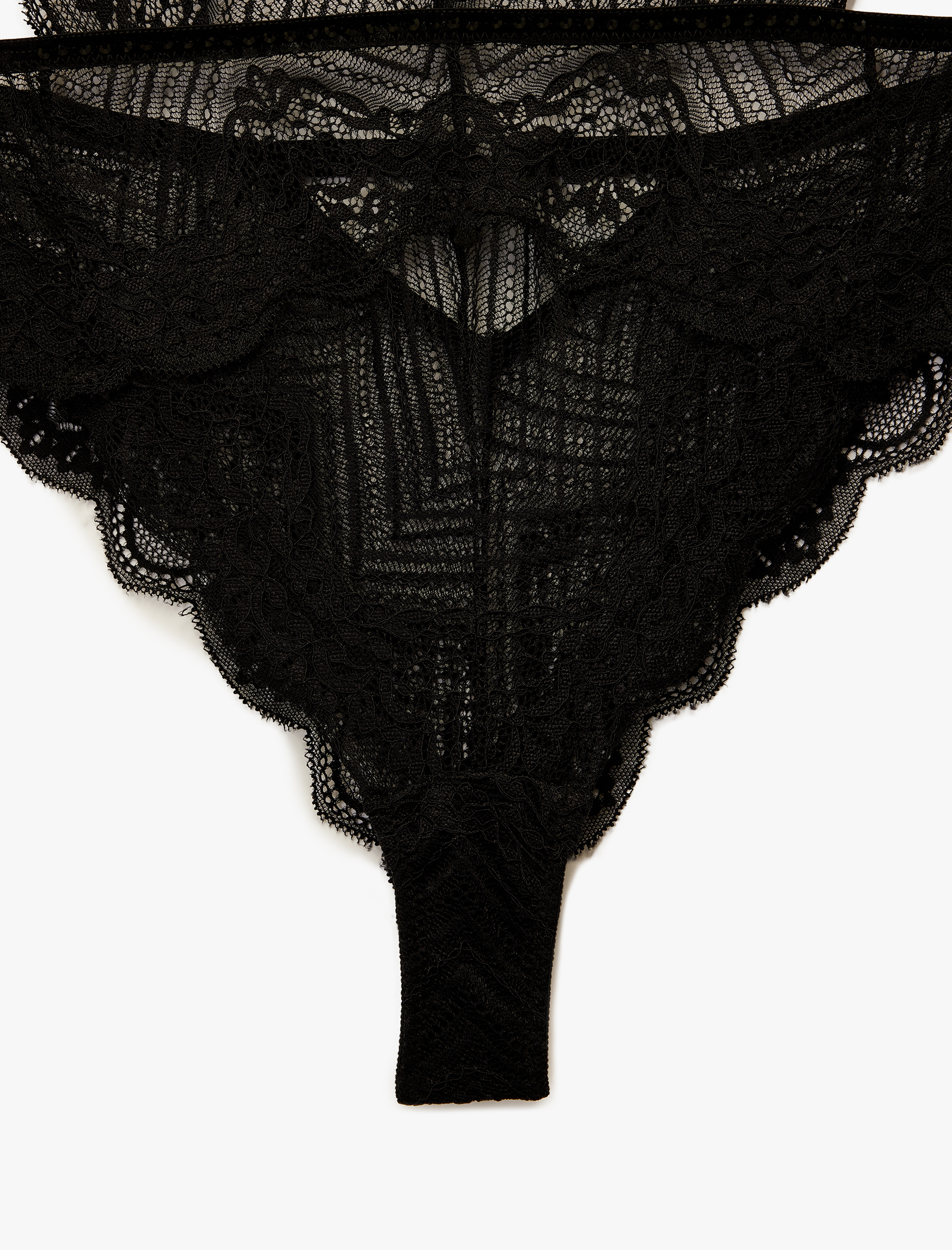   V Yaka Askılı Dantelli Bodysuit