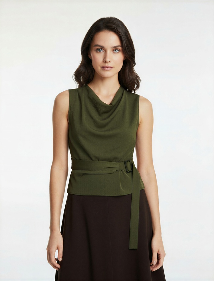  Aerobin Kumaş Kolsuz Degaje Yaka Kemer Detaylı Bluz