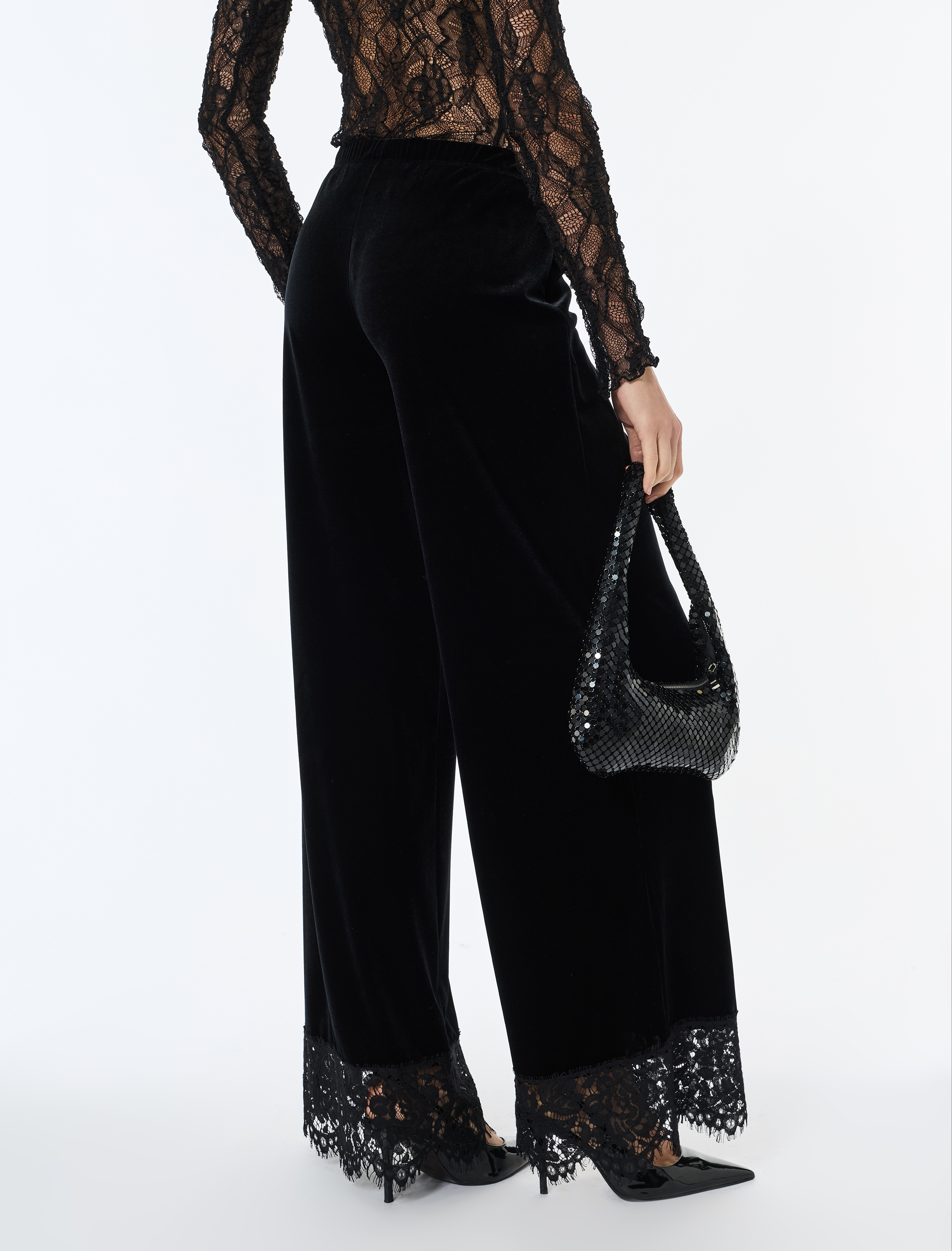   Regular Fit Paçası Dantelli Pantolon