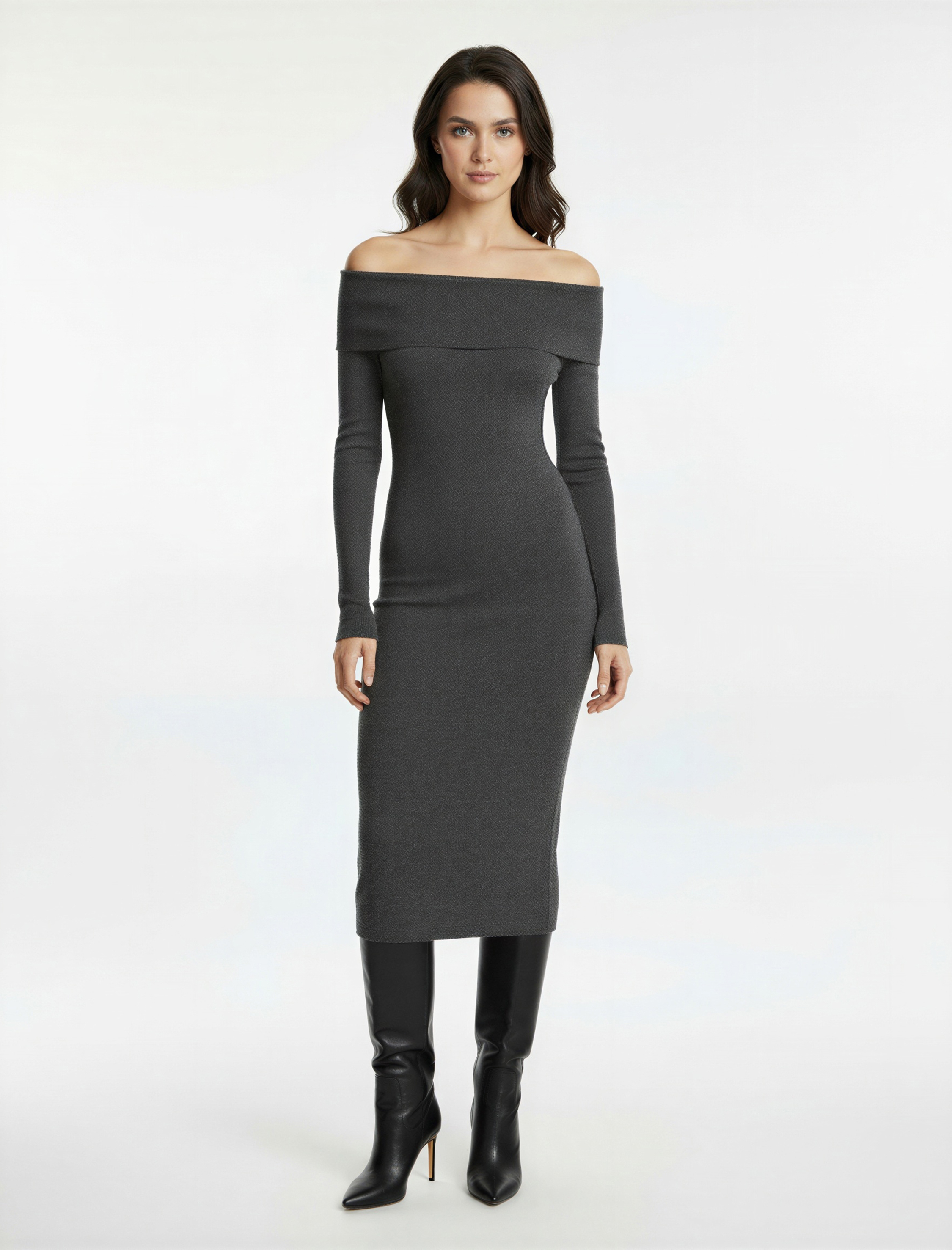   Uzun Kollu Slim Fit Kayık Yaka Omzu Açık Kalem Elbise