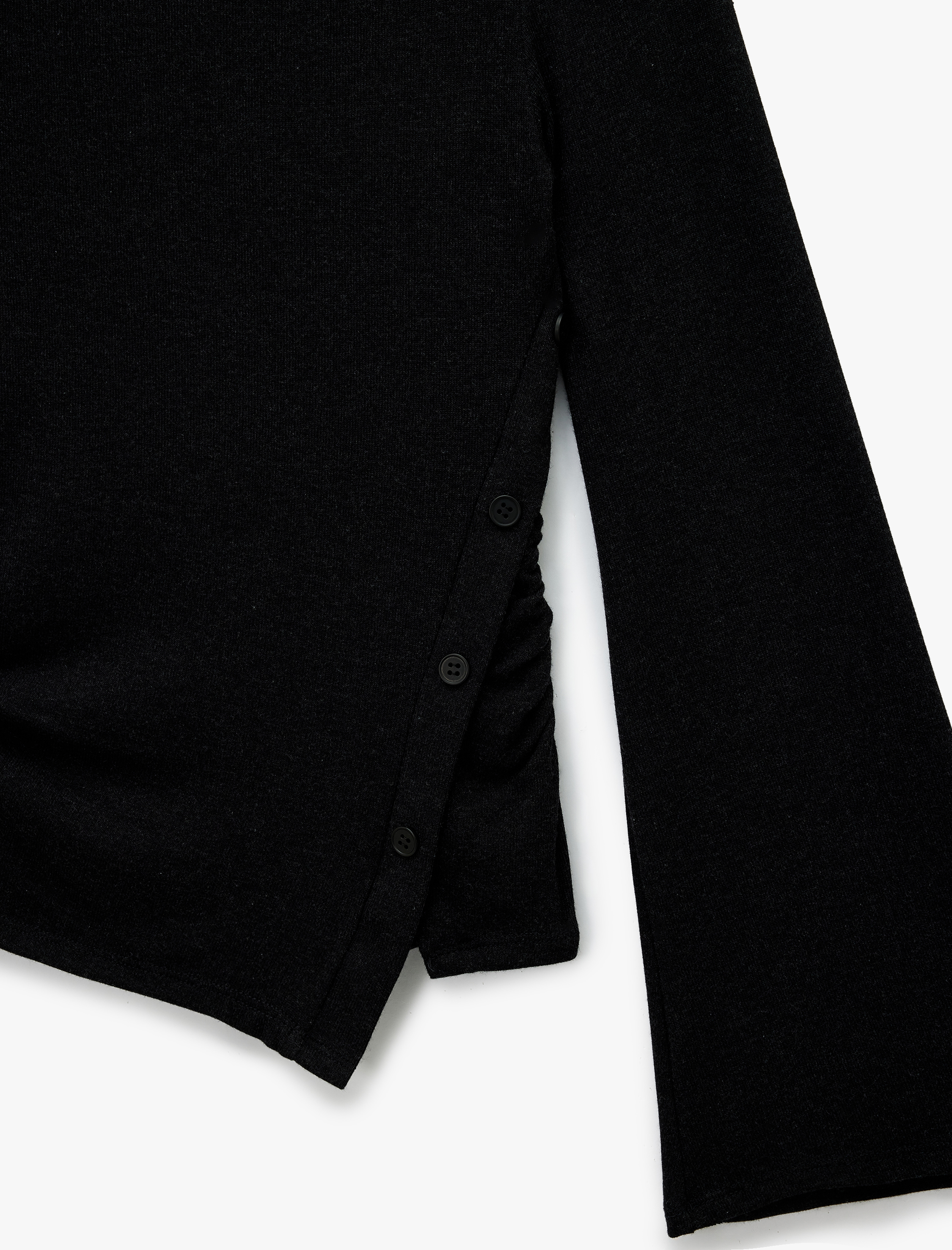   Koton X Sibil Çetinkaya - Kayık Yaka Asimetrik Kesim Uzun İspanyol Kollu Bluz