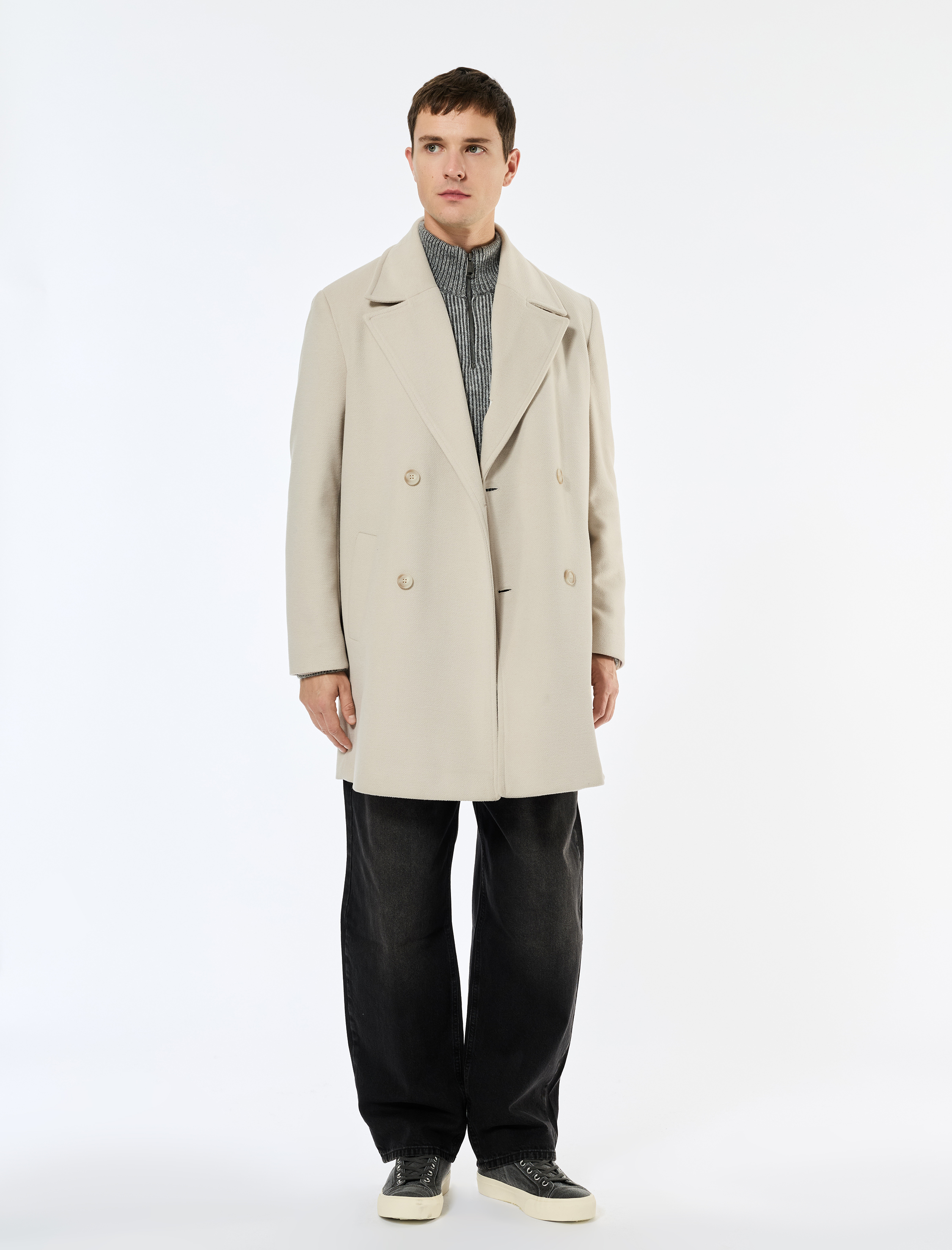   Uzun Kollu Cepli Düğmeli Kruvaze Yaka Uzun Kaşe Kaban