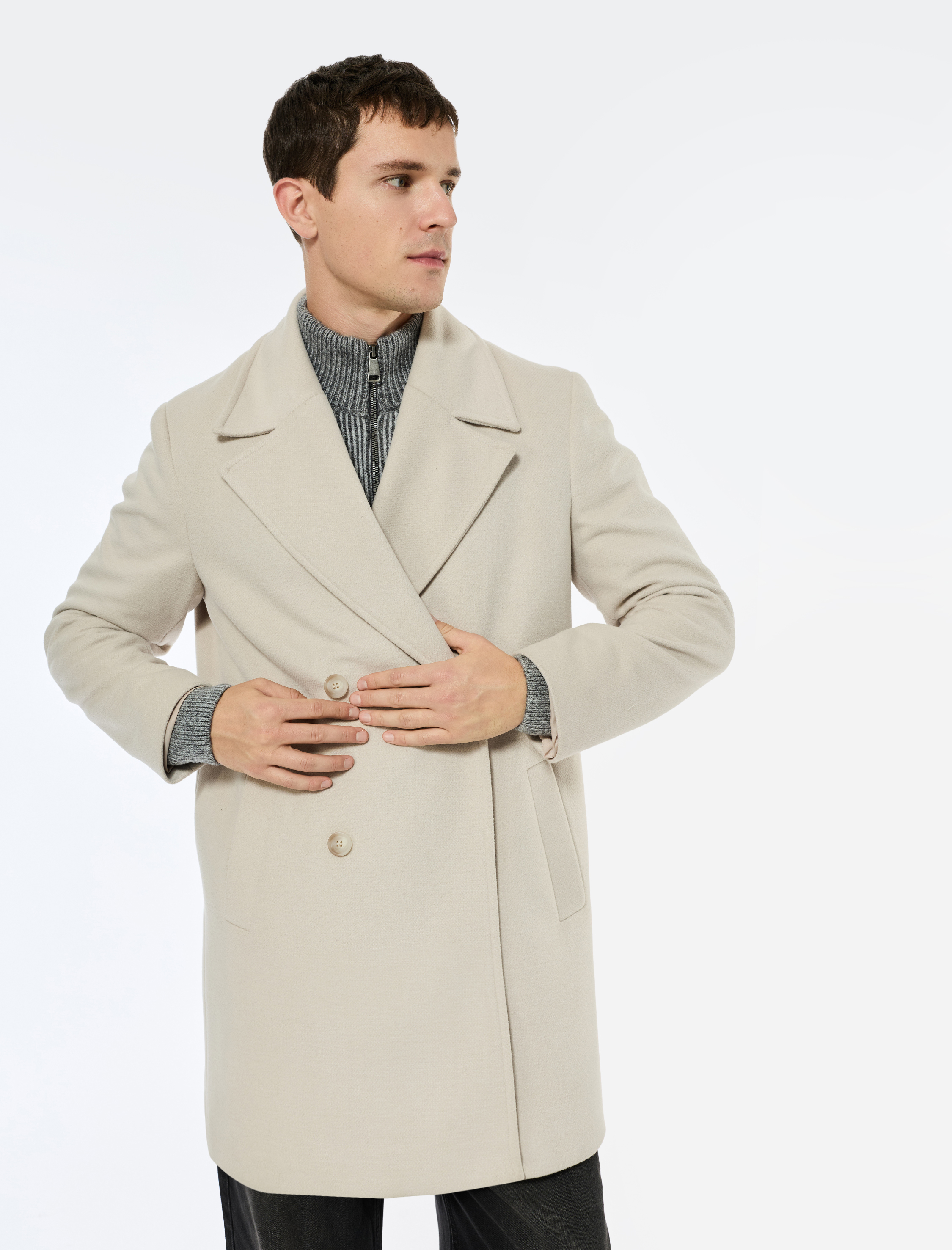   Uzun Kollu Cepli Düğmeli Kruvaze Yaka Uzun Kaşe Kaban