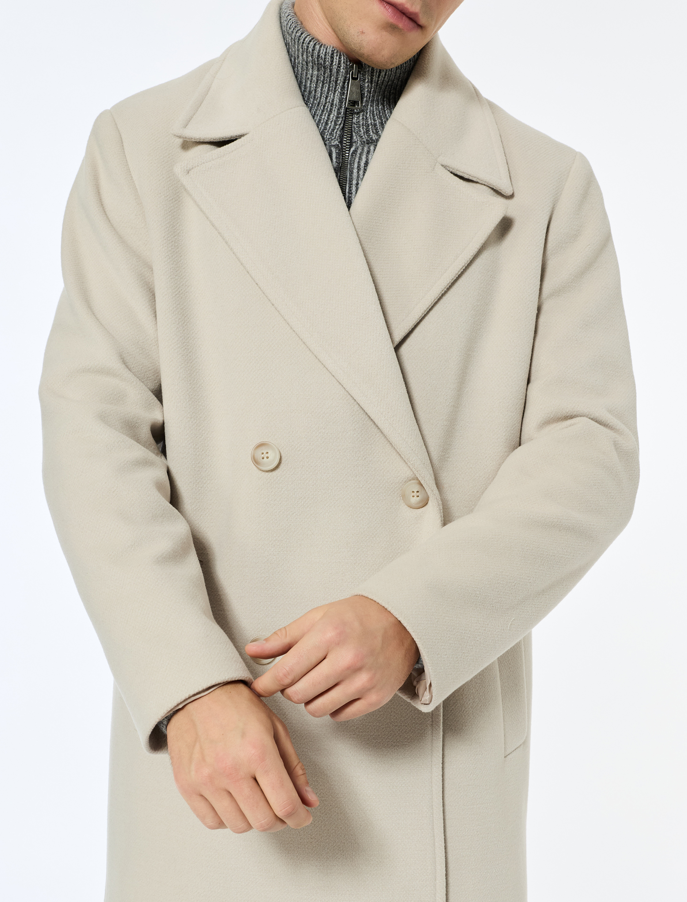   Uzun Kollu Cepli Düğmeli Kruvaze Yaka Uzun Kaşe Kaban