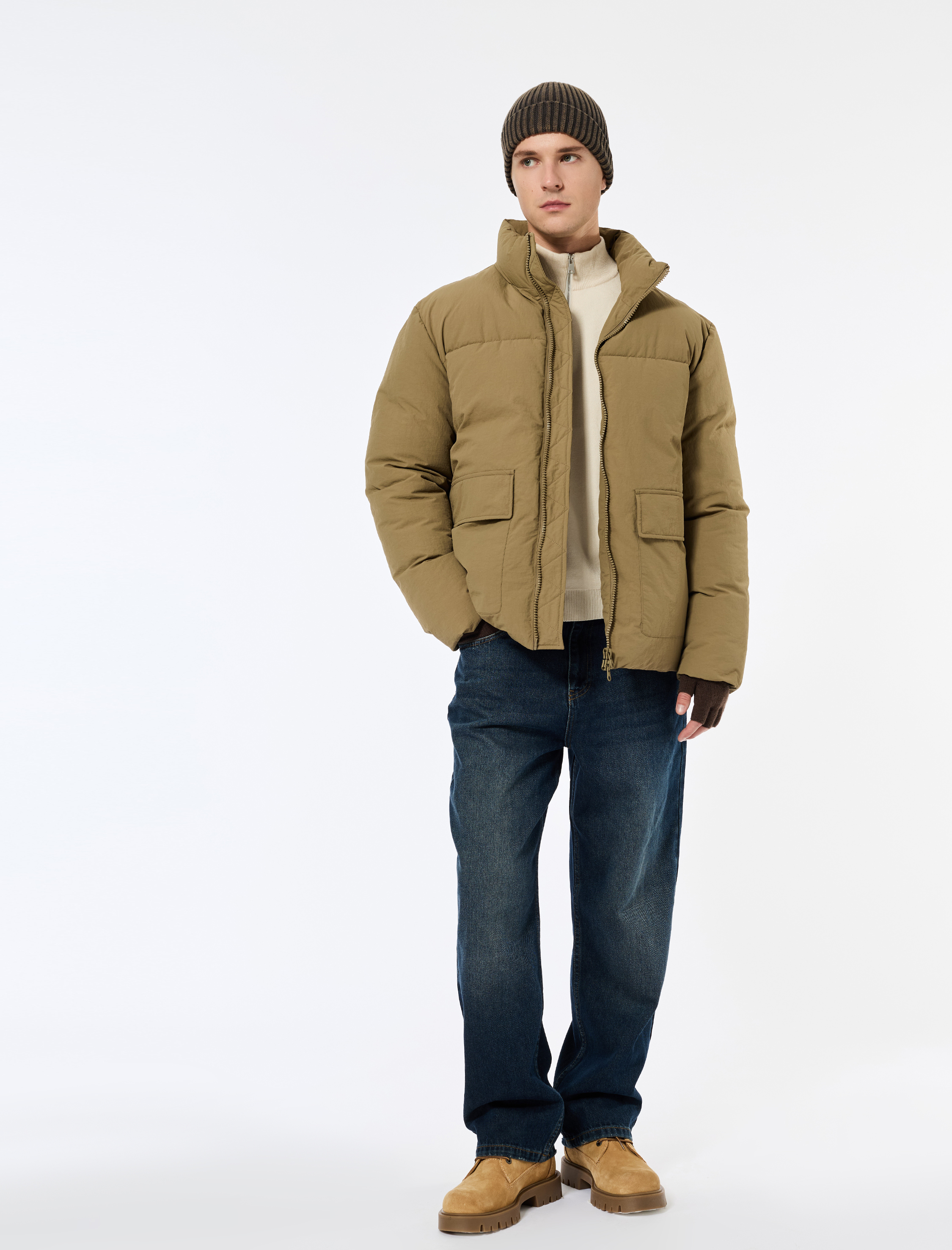   Uzun Kollu Kapaklı Cep Detaylı Fermuarlı Slim Fit Dik Yaka Kışlık Şişme Mont