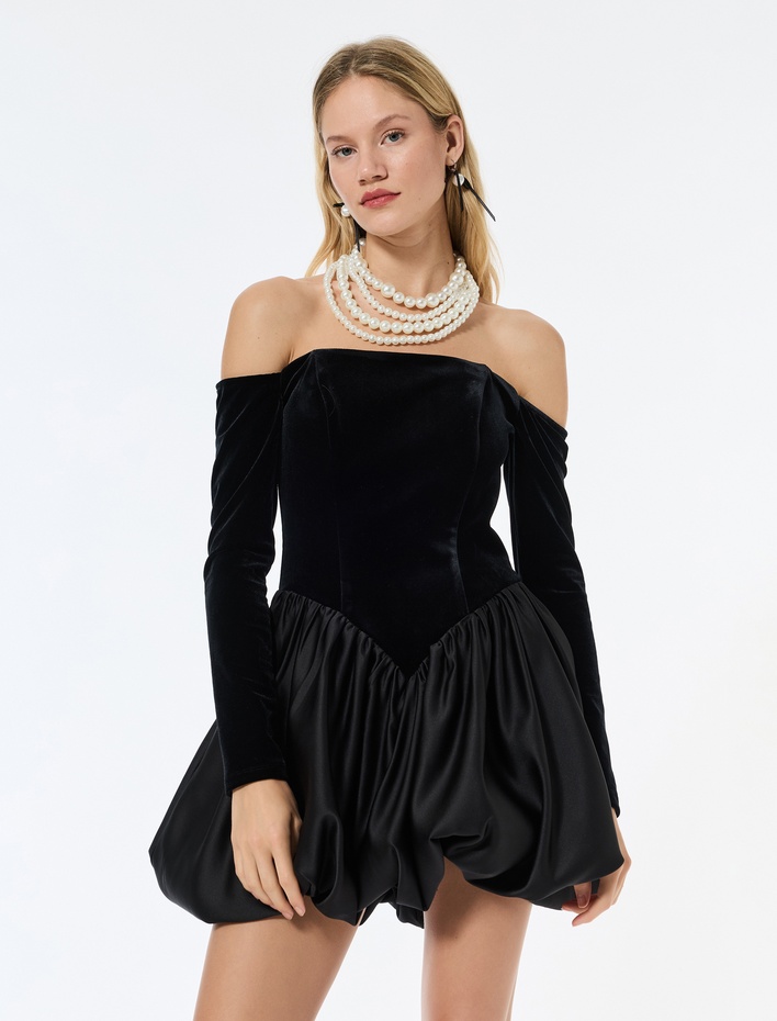  Omzu Açık Uzun Kollu Kadife Mini Balon Elbise