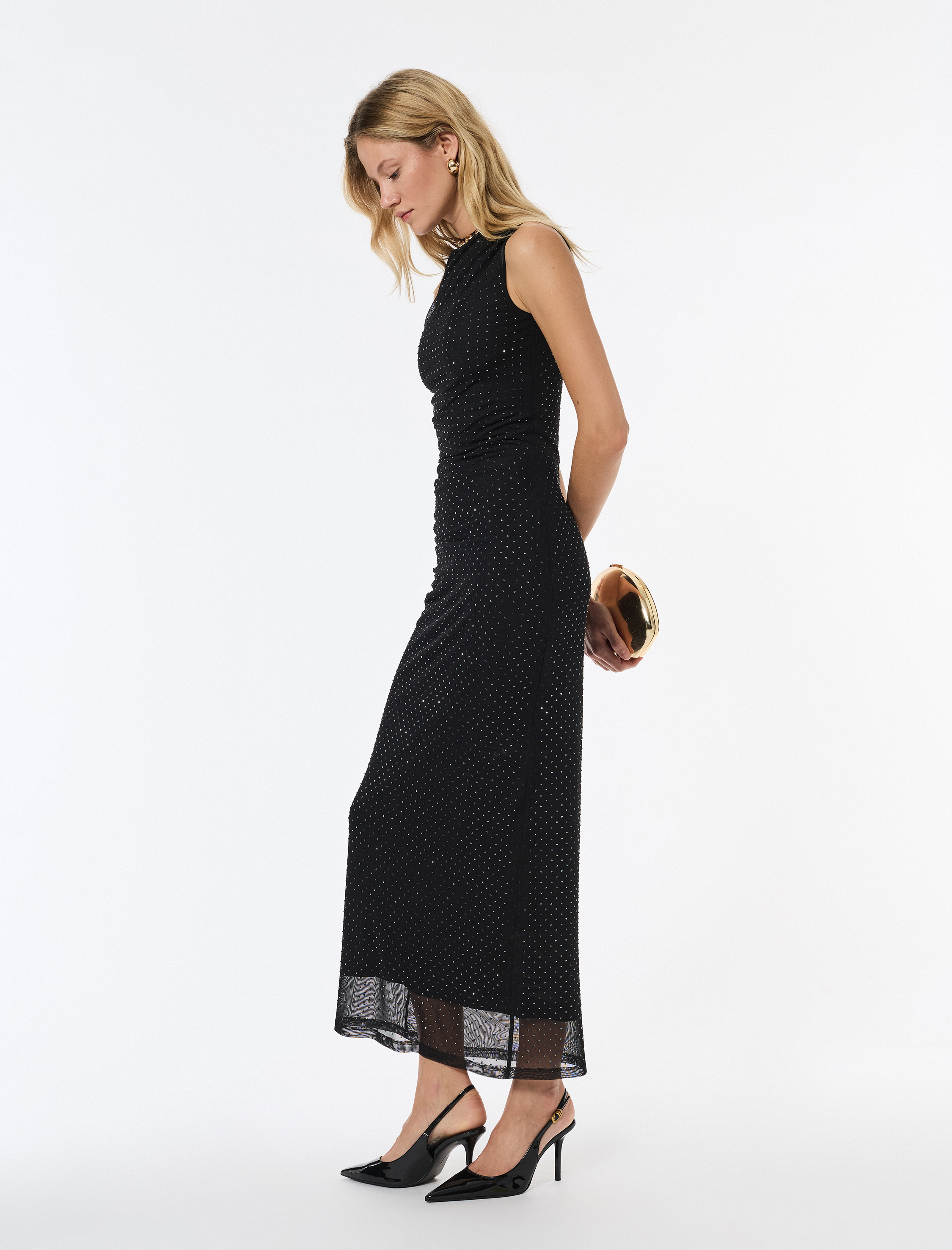   Slim Fit Bisiklet Yaka Kolsuz Drapeli Parıltılı Taşlı Kalem Elbise